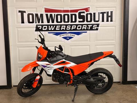 2026 KTM 390 SMC R