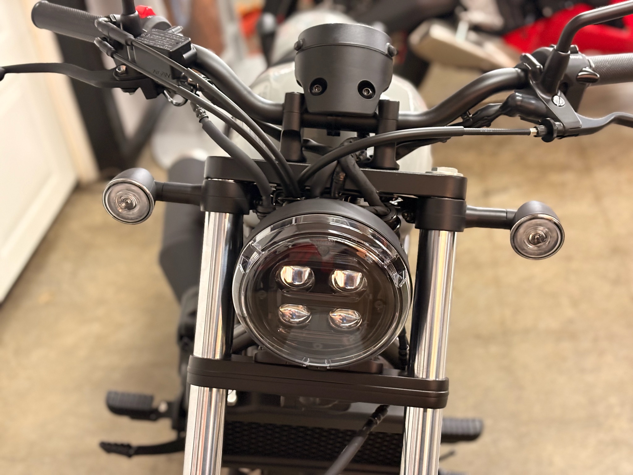 2026 Honda Rebel 300 E-Clutch 6