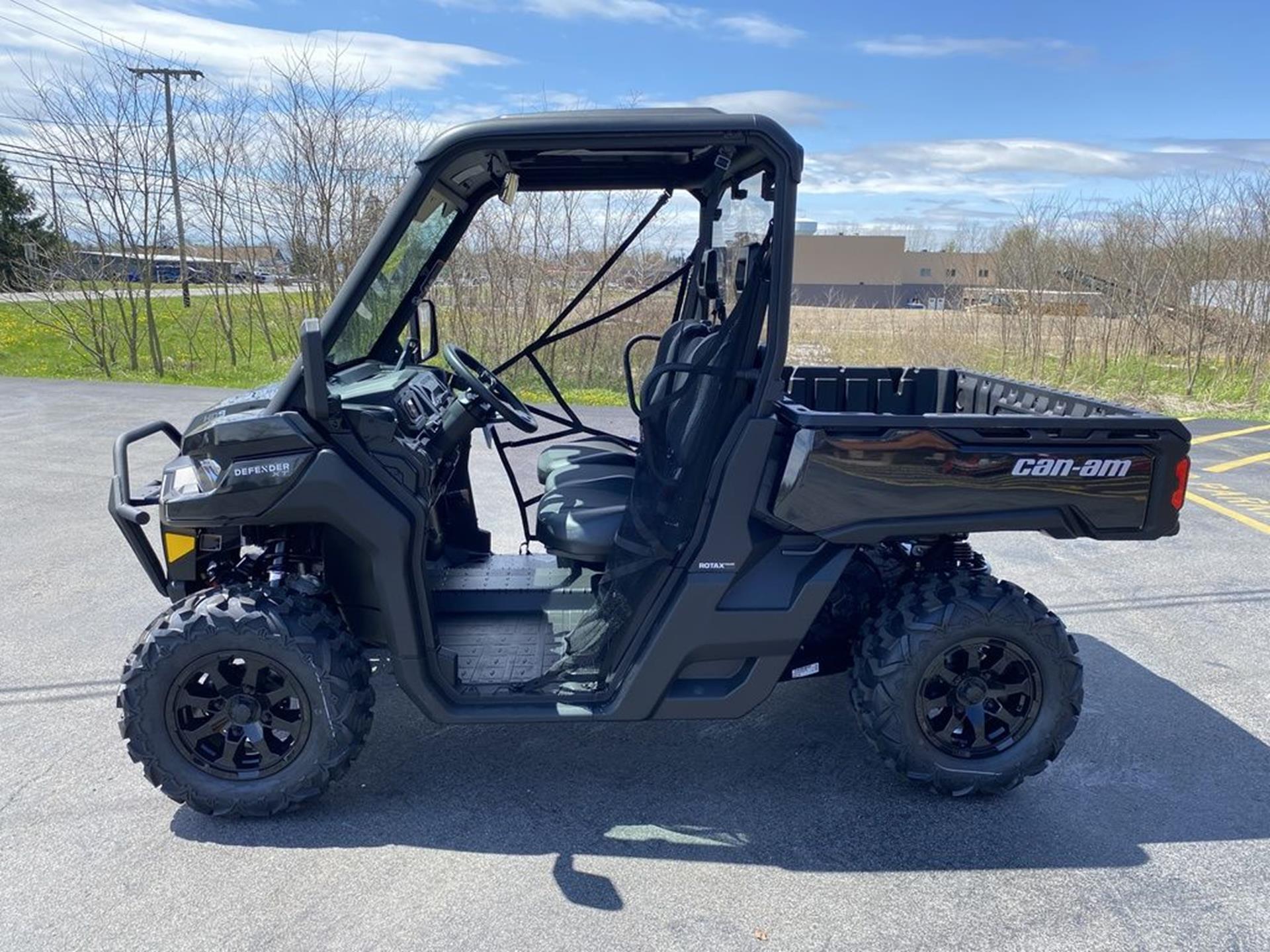 2026 Can-Am™ Defender XT HD9 5