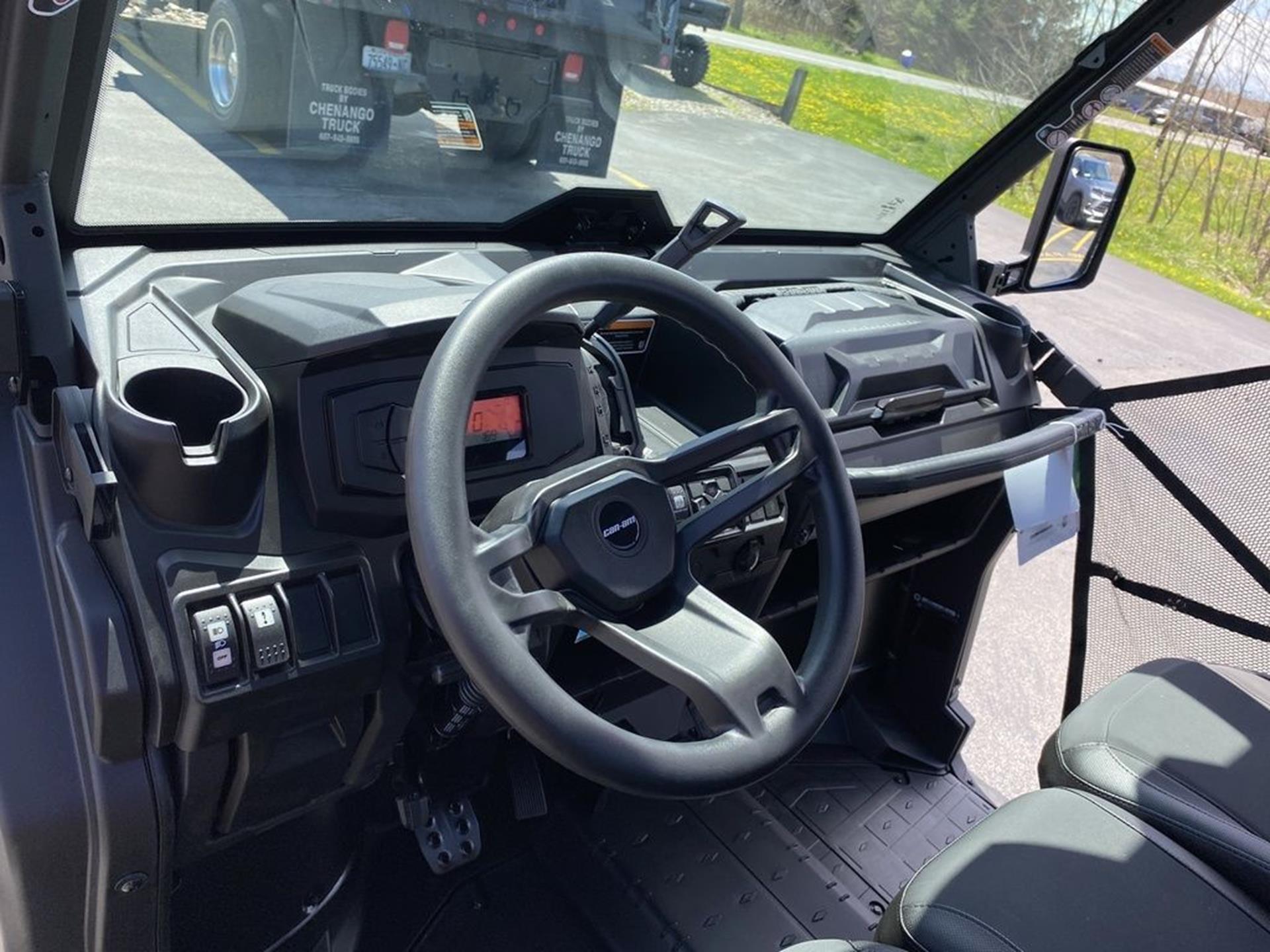 2026 Can-Am™ Defender XT HD9 7