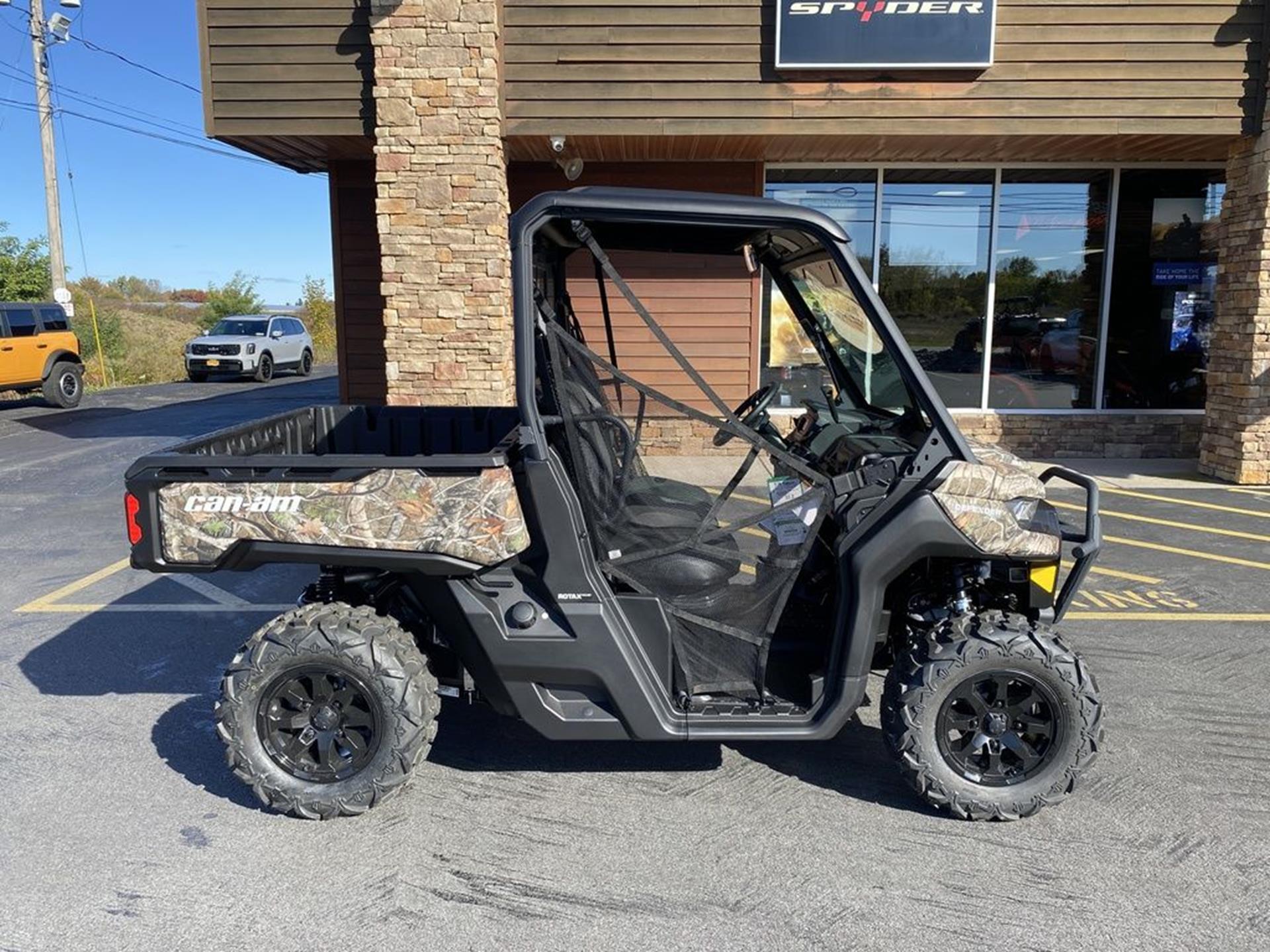 2026 Can-Am™ Defender XT HD9 1