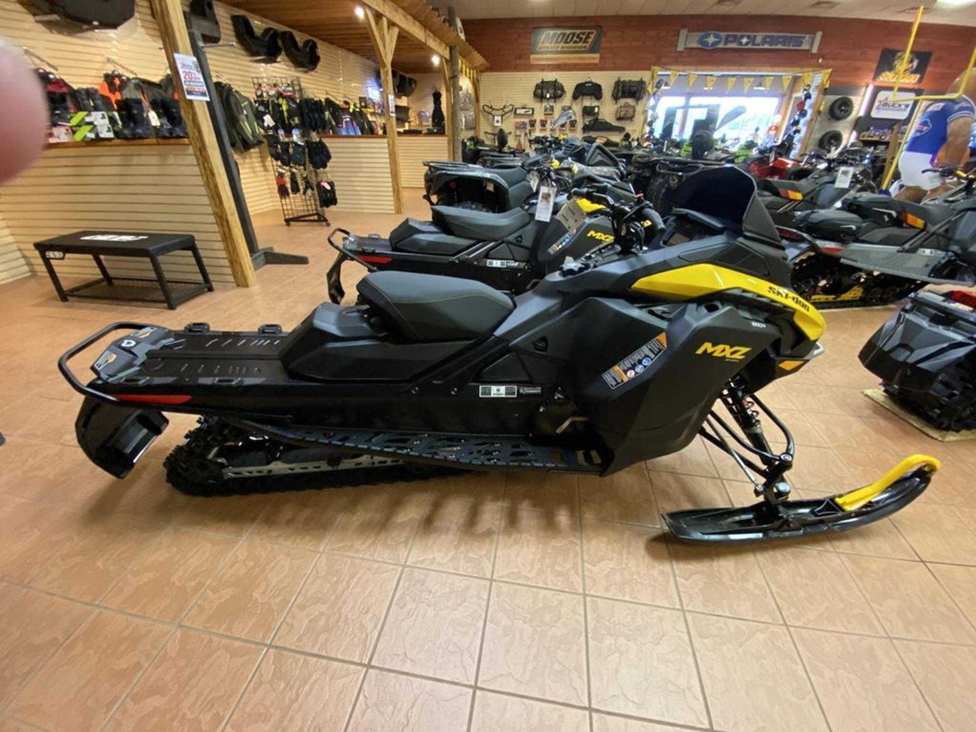 2027 Ski-Doo MXZ Sport 137 600 EFI ES RipSaw 1.25 1
