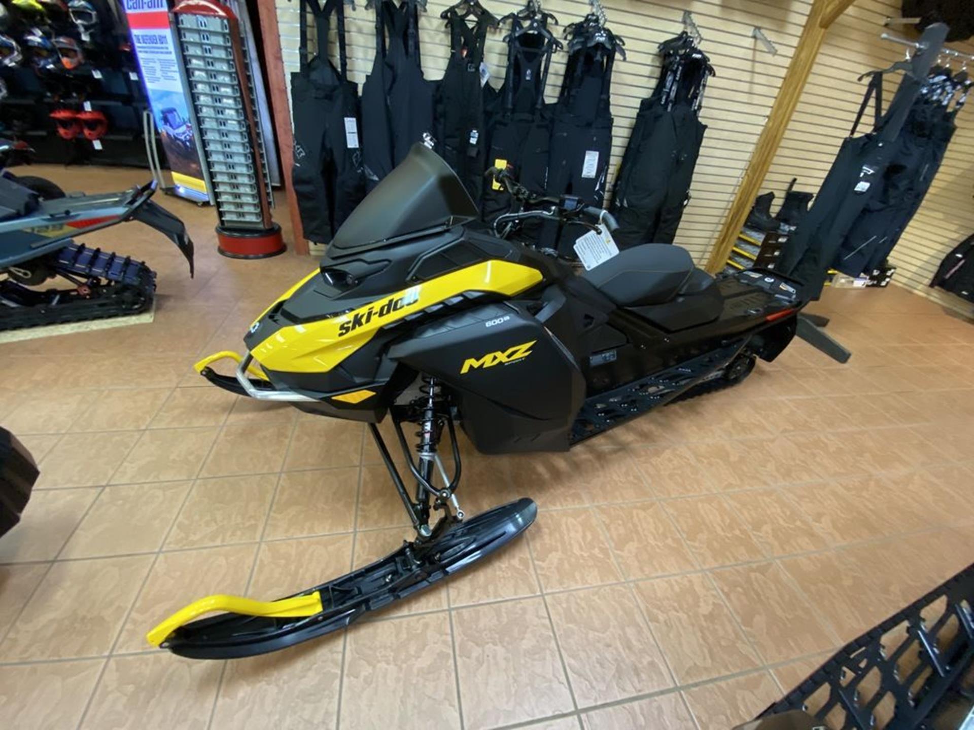2027 Ski-Doo MXZ Sport 137 600 EFI ES RipSaw 1.25 3
