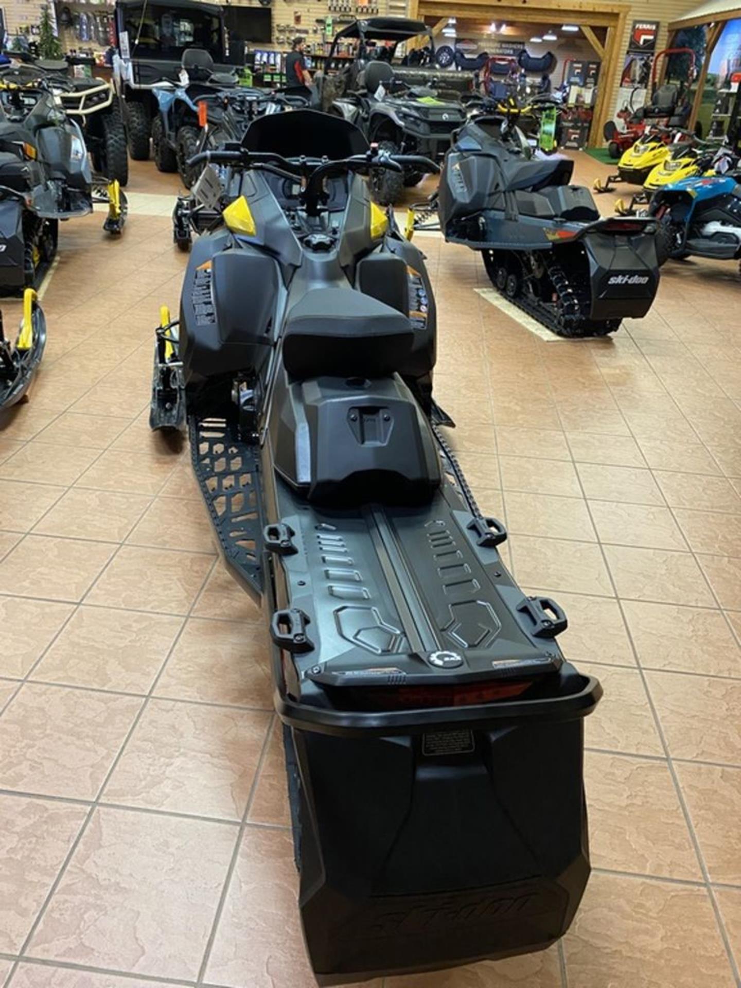 2027 Ski-Doo MXZ Sport 137 600 EFI ES RipSaw 1.25 4