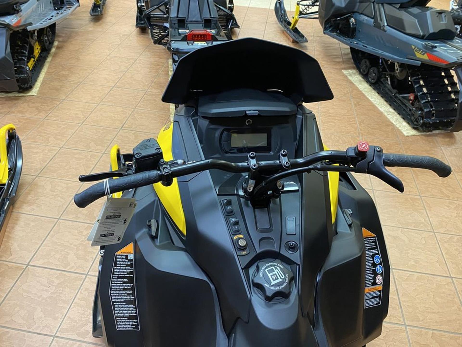 2027 Ski-Doo MXZ Sport 137 600 EFI ES RipSaw 1.25 5