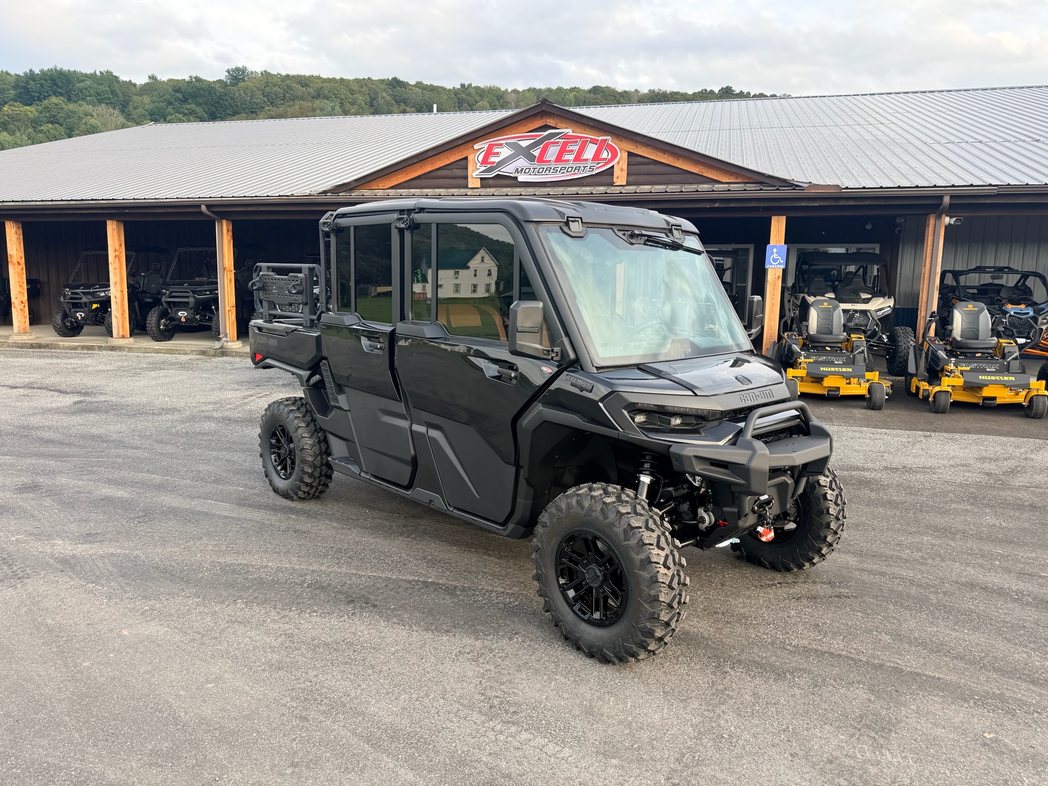 2027 Can-Am™ Defender XU MAX LONE STAR CAB HD11 1