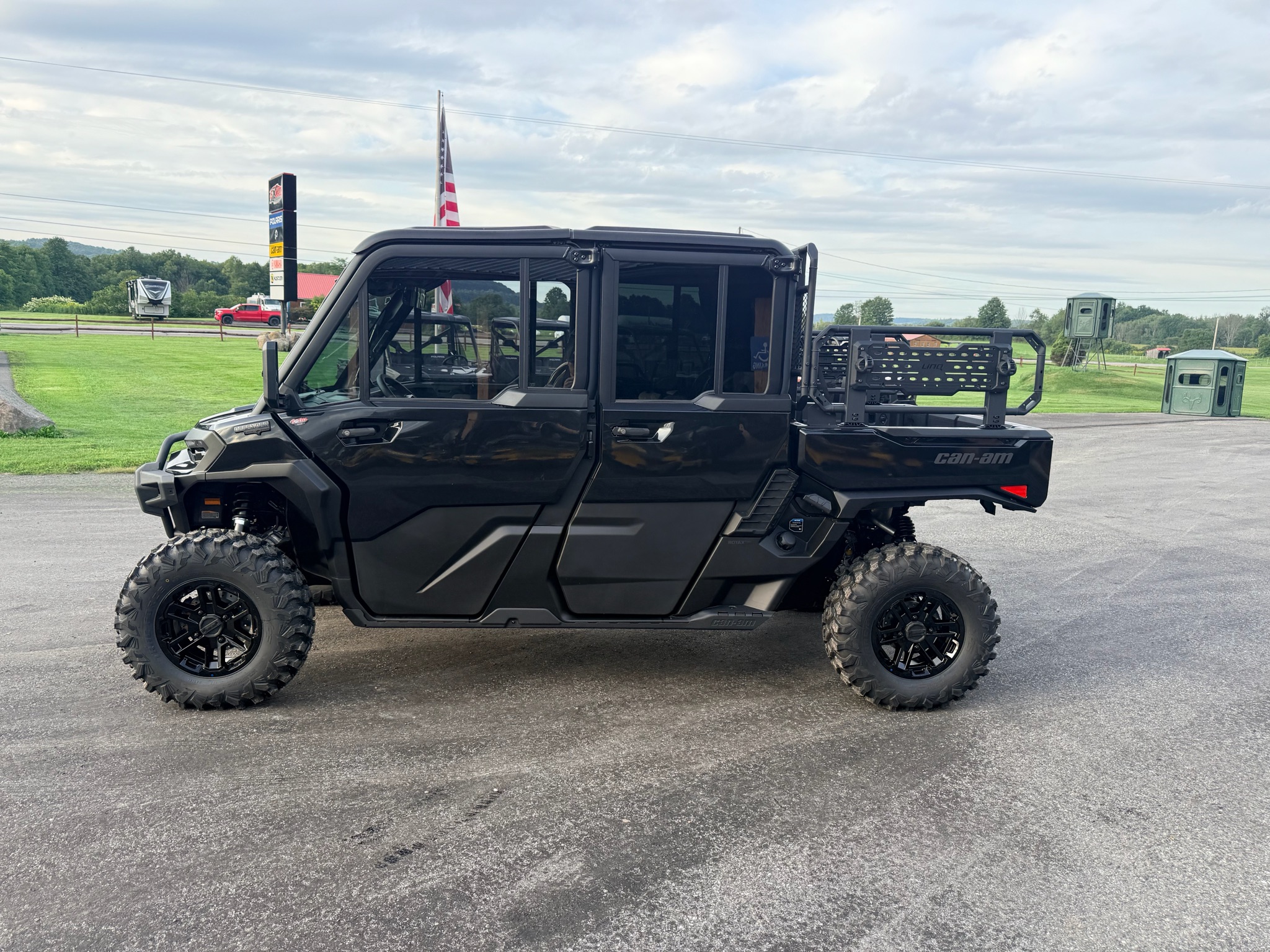 2027 Can-Am™ Defender XU MAX LONE STAR CAB HD11 3