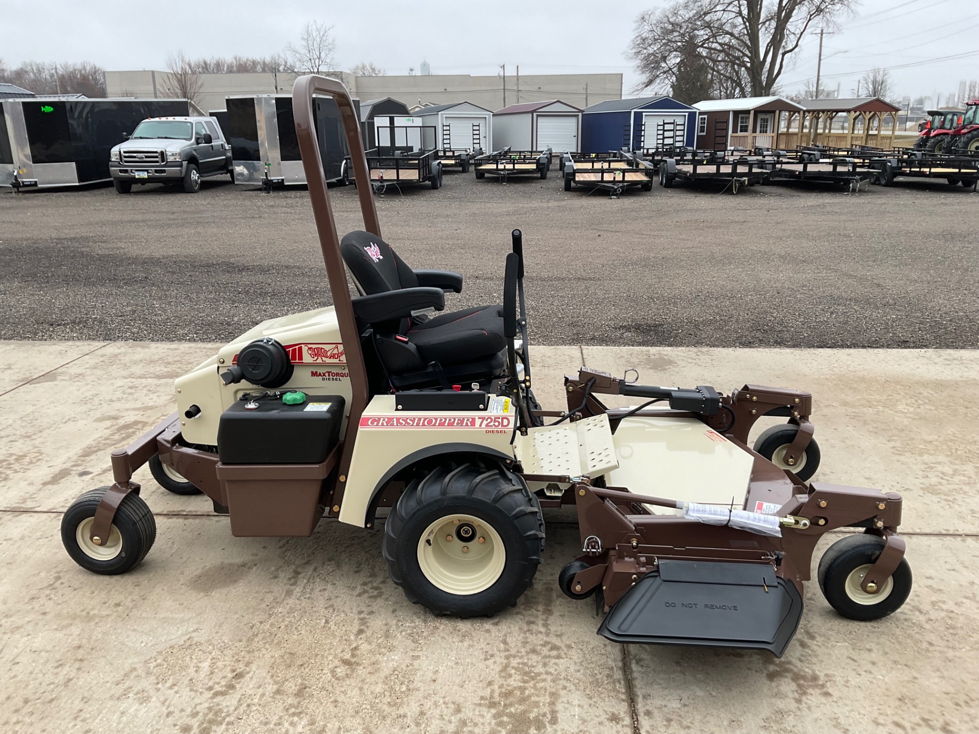 New 2025 Grasshopper 725DT Kubota Diesel 898 cc Lawn Mowers