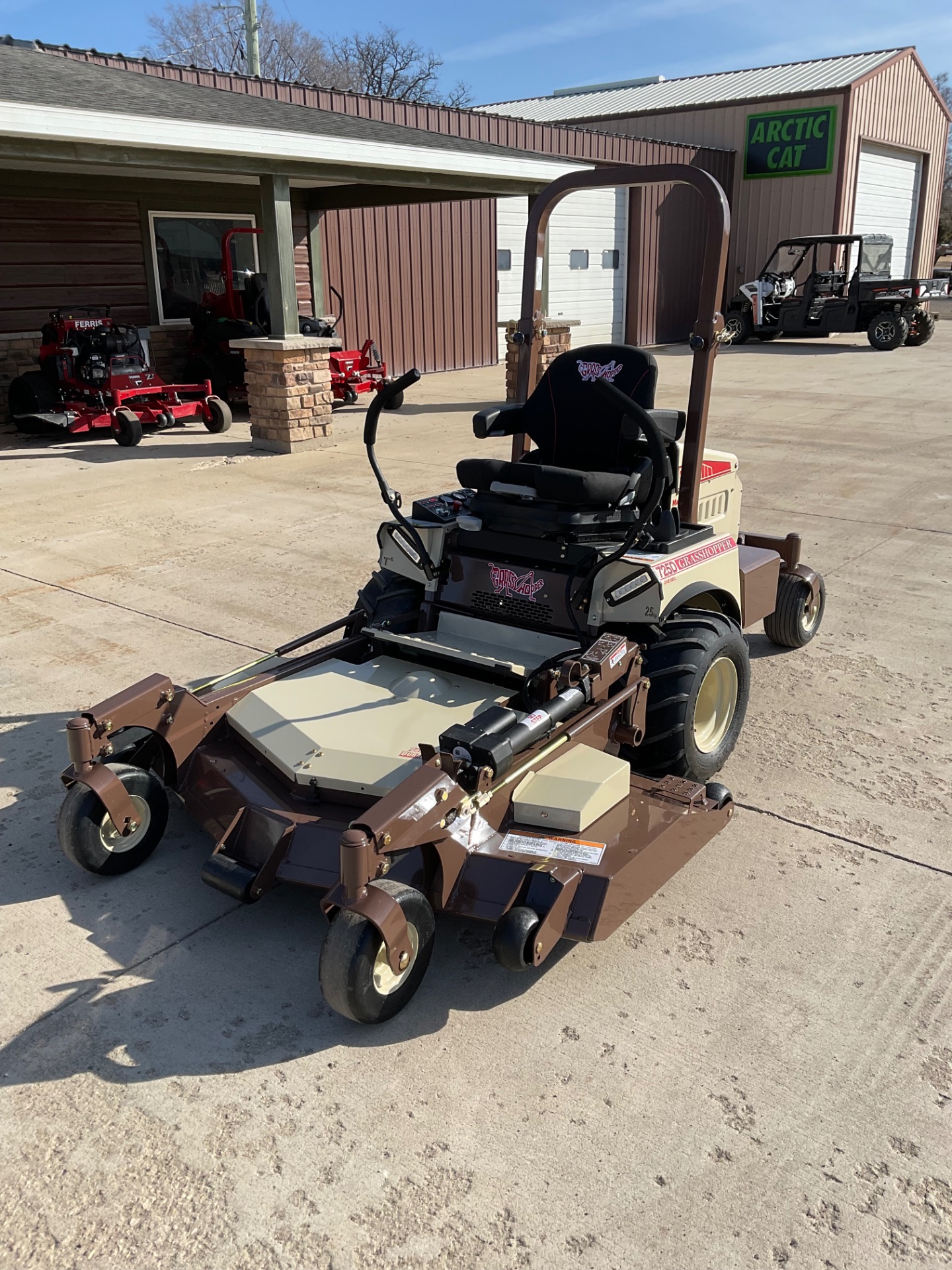 New 2025 Grasshopper 725DT Kubota Diesel 898 cc Lawn Mowers