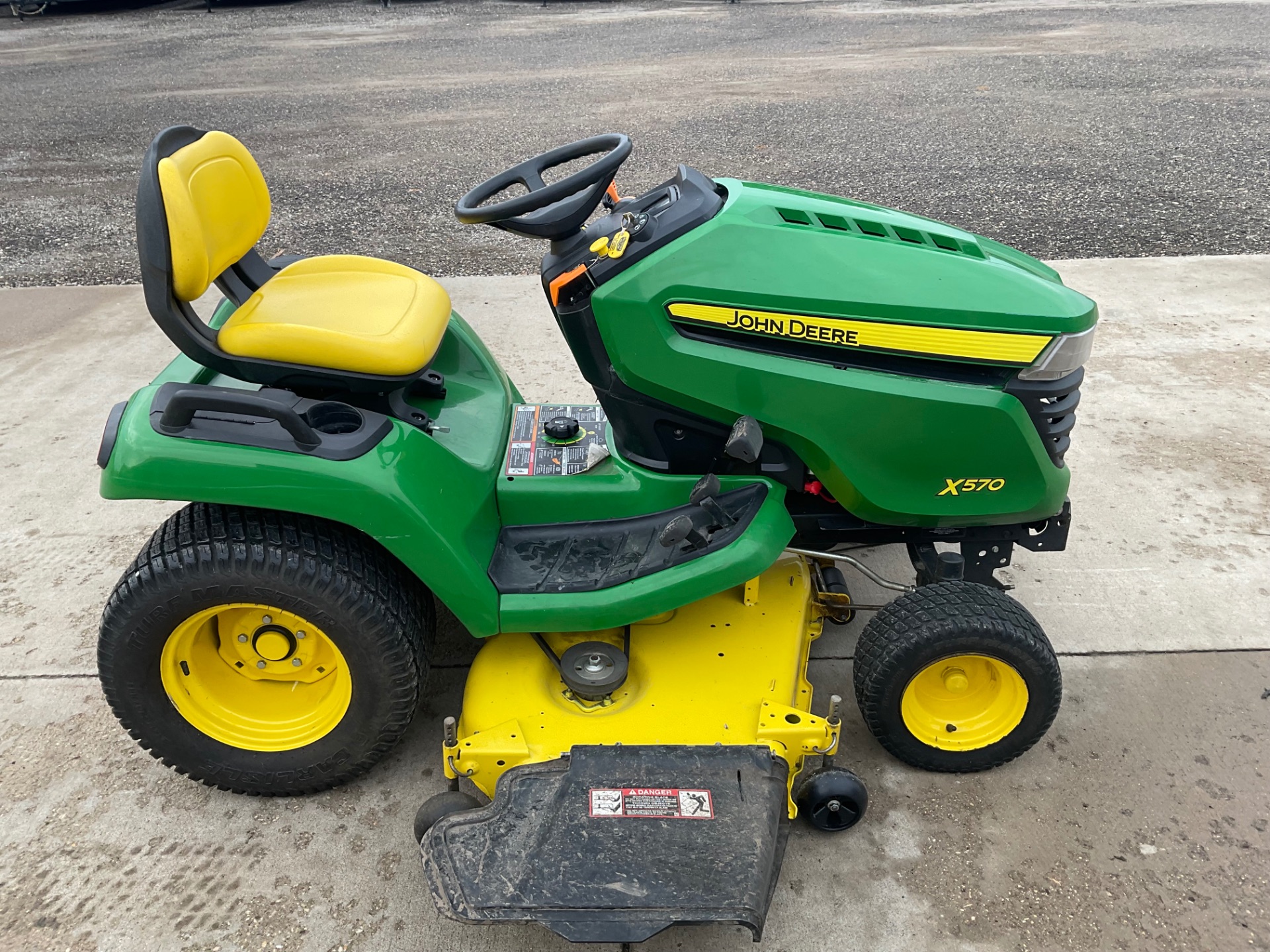 2021 John Deere X570 Select Series 54 in. Deck in Independence, Iowa - Photo 5