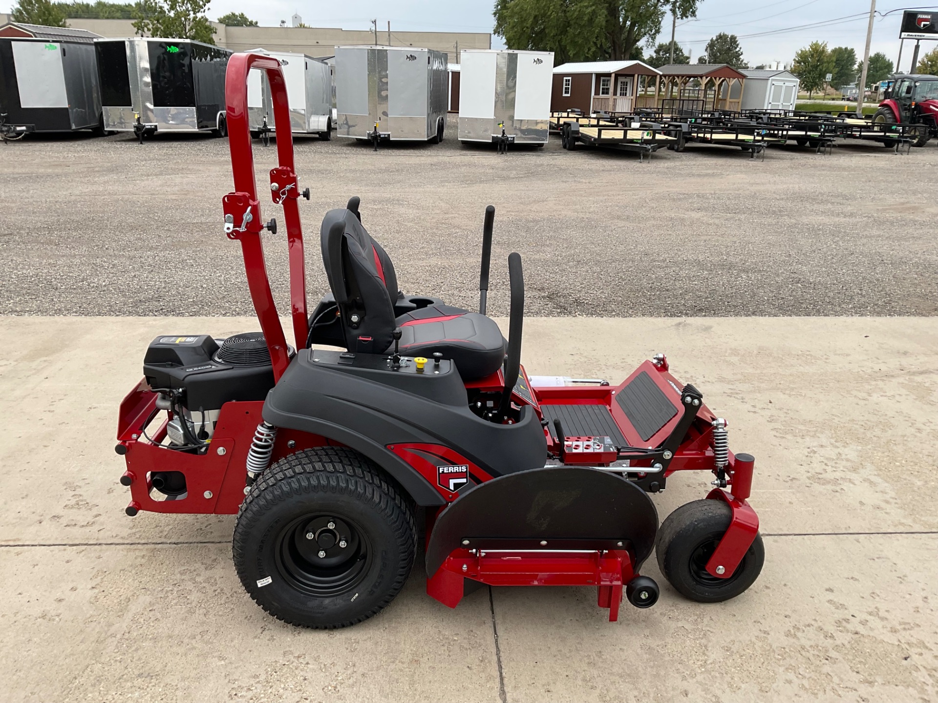 New Ferris Industries IS 600 52 in. Briggs & Stratton CXi 25 hp