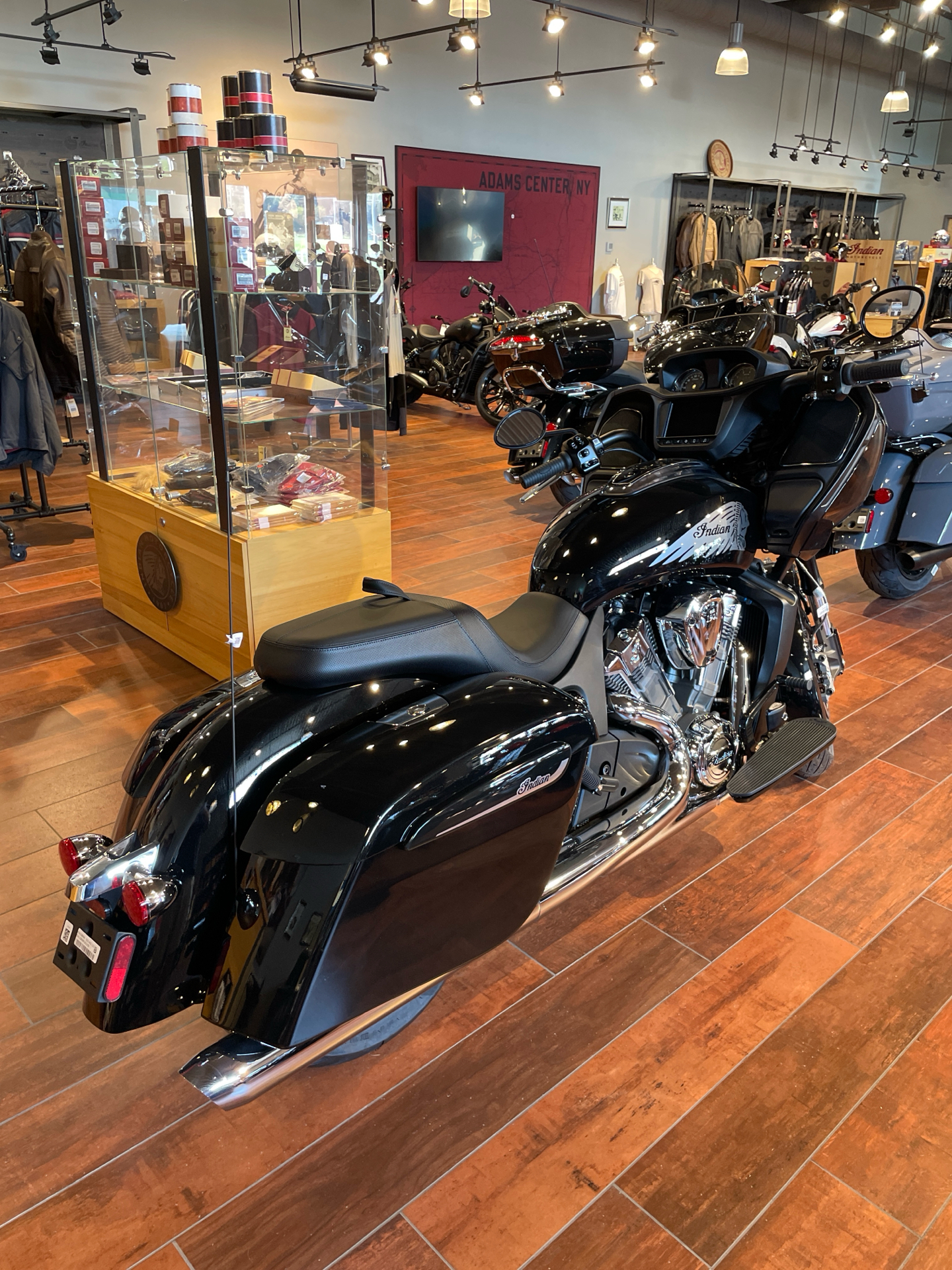 新品 2024AW CHALLENGER CLASSIC FLIGHT JKT New 2024 Indian Motorcycle Challenger® | Motorcycles in