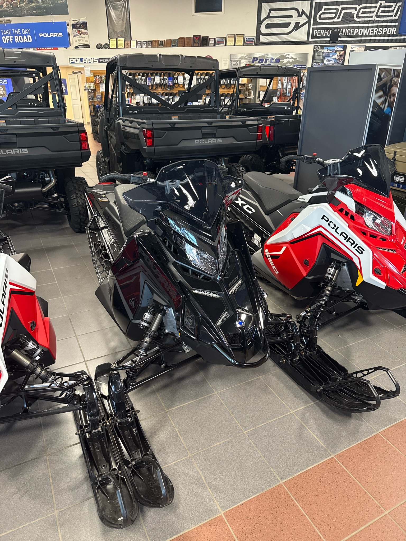 2027 Polaris 850 INDY XC 137 Gloss Black 7S ES for sale 1285270