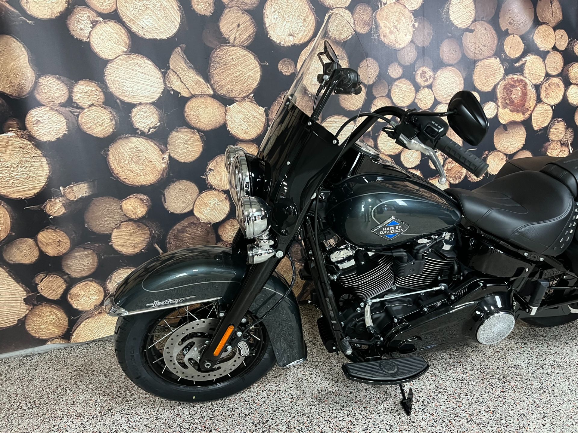 American heritage 洋書 New 2025 Harley-Davidson Heritage Classic Motorcycle - Specs