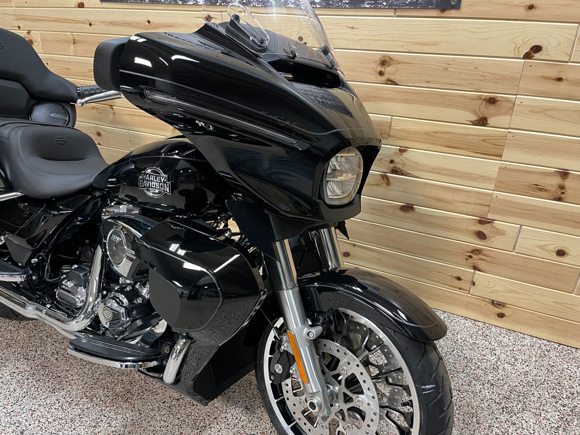 2026 Harley-Davidson Street Glide® Limited 4