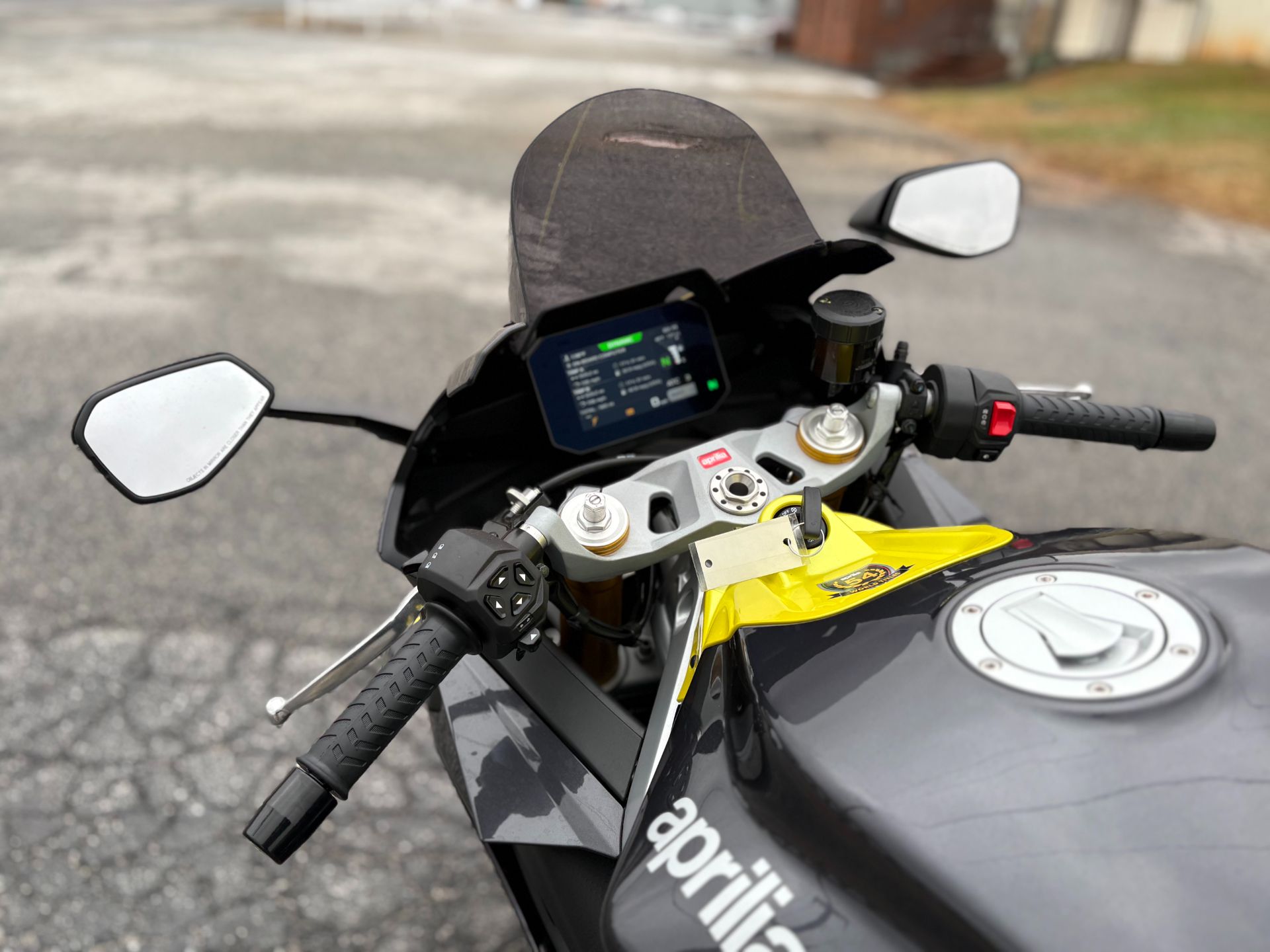 2027 Aprilia RS 660 9