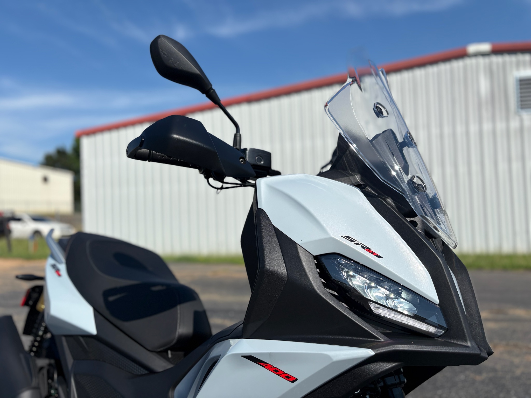 2027 Aprilia SR GT 400 10