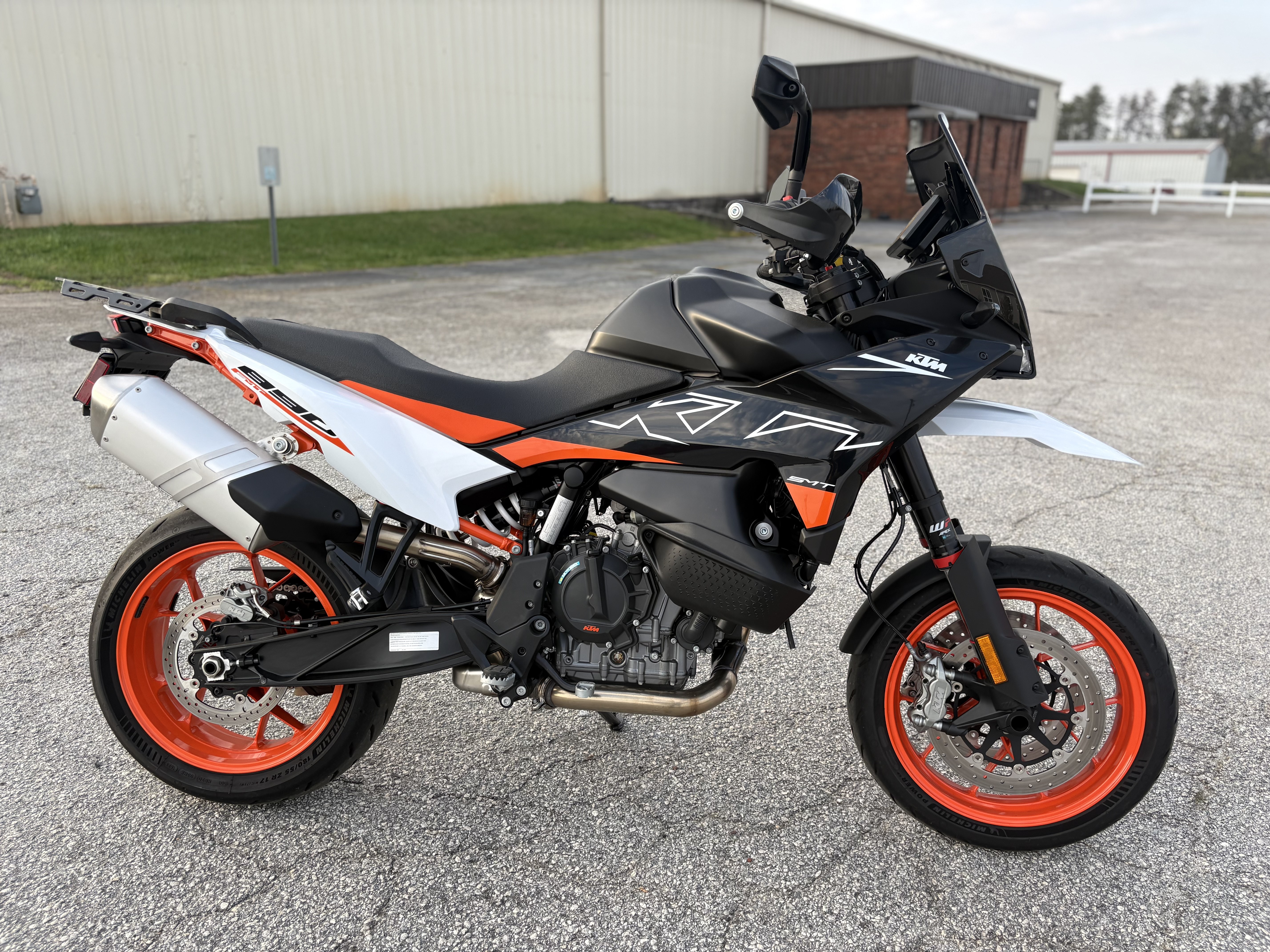2024 KTM 890 SMT