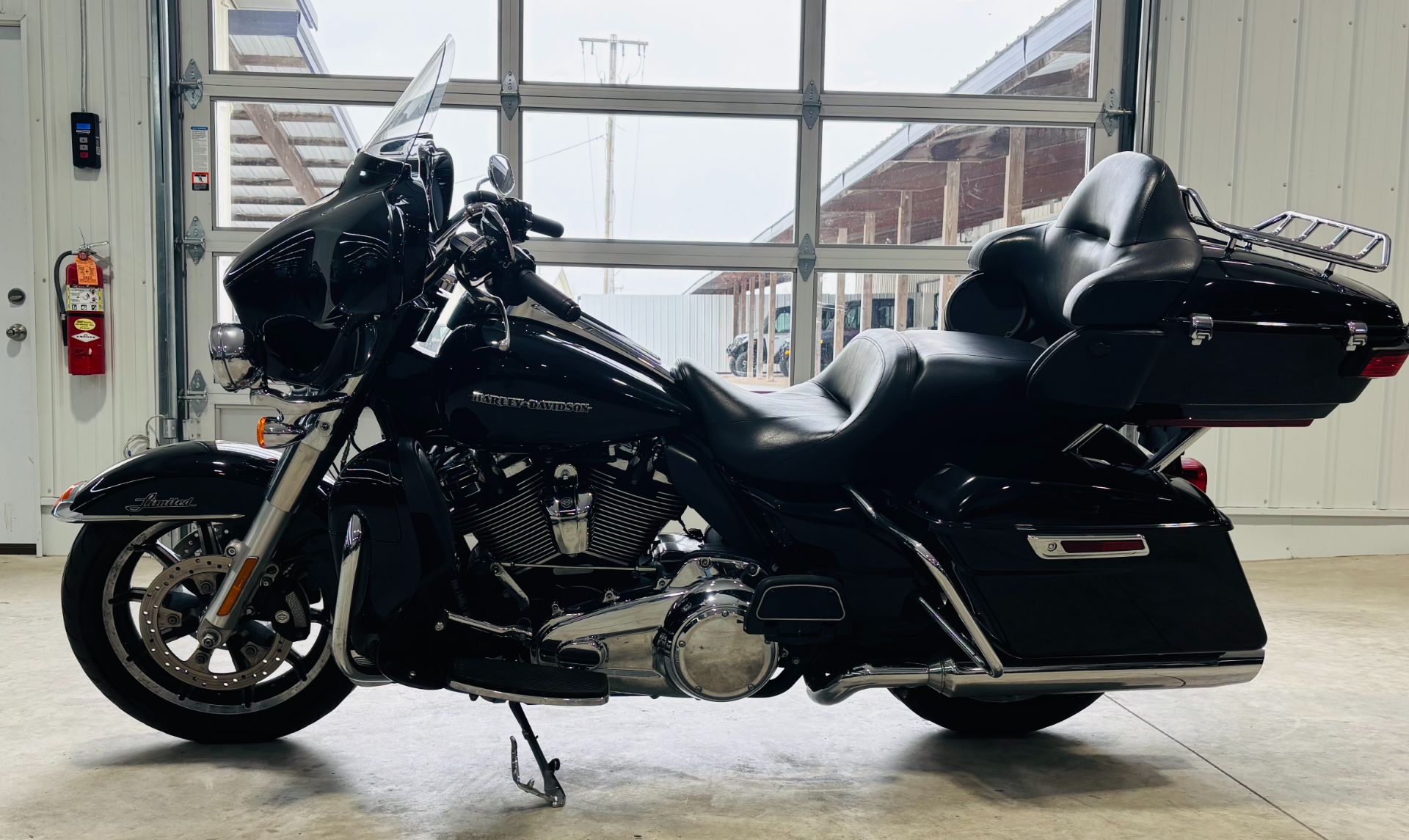 Used 2018 Harley-Davidson ULTRA LIMITED VIVID BLACK