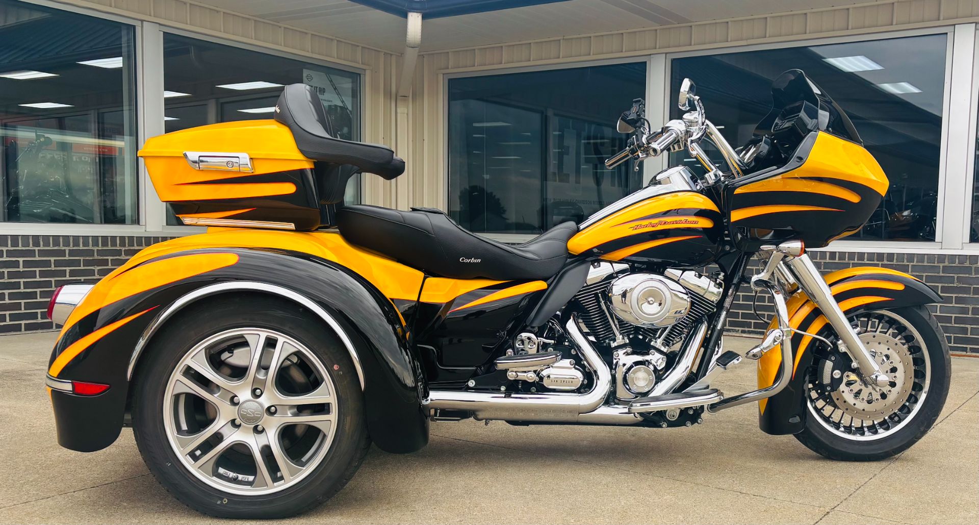 Used 2010 Harley-Davidson ROAD GLIDE CUSTOM/CSC TRIKE YELLOW