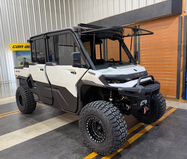 2026 Can-Am™ Defender MAX Limited HD11 2