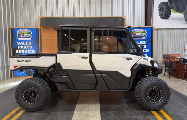 2026 Can-Am™ Defender MAX Limited HD11 1