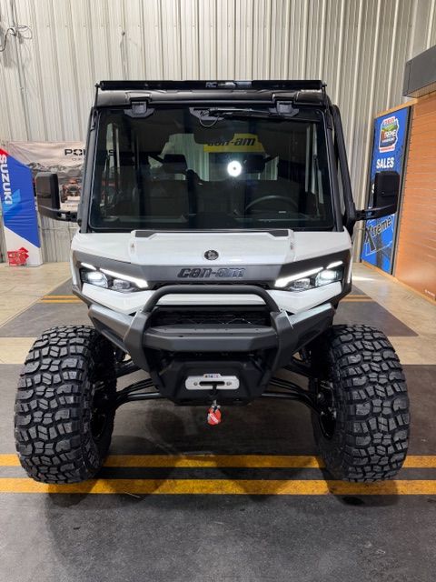 2026 Can-Am™ Defender MAX Limited HD11 4