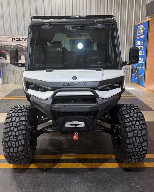2026 Can-Am™ Defender MAX Limited HD11 8
