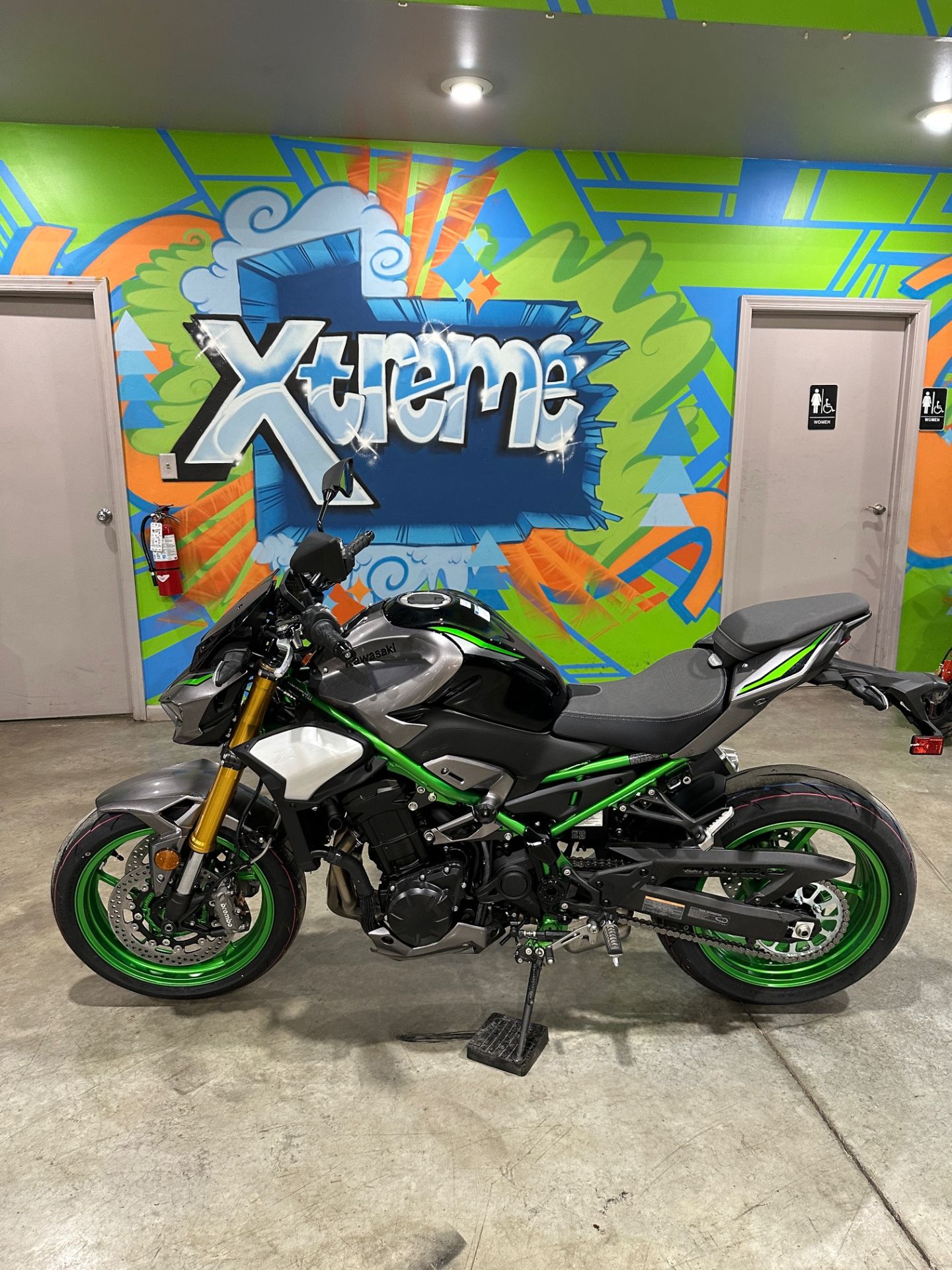 2025 Z900 SE ABS