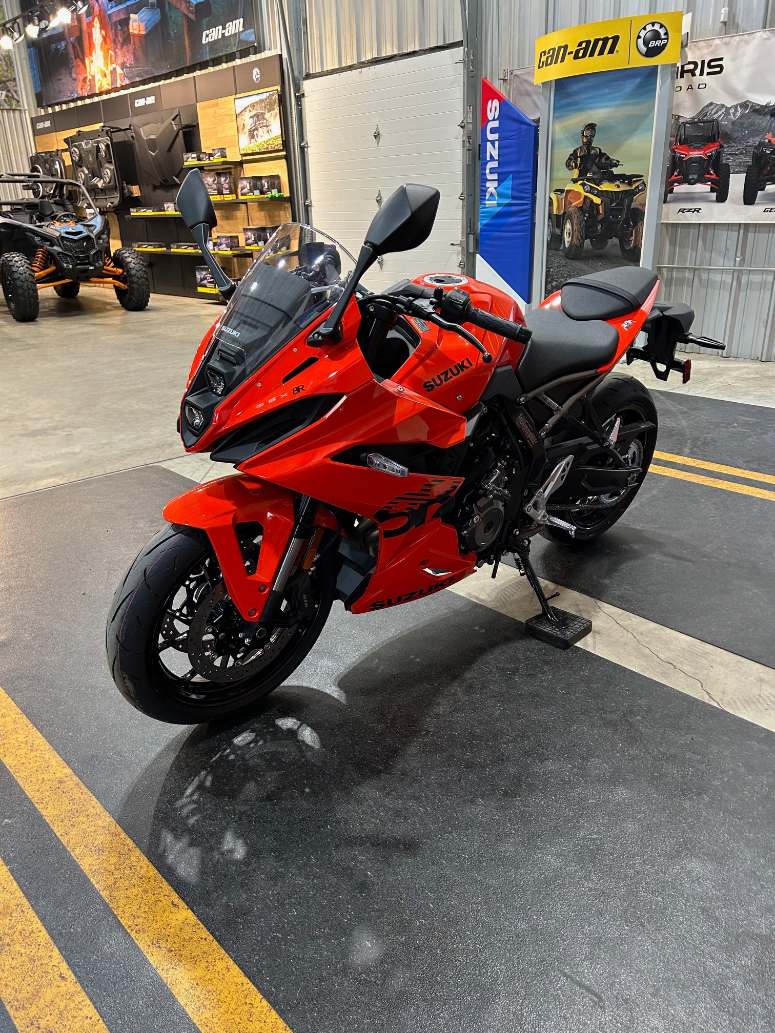 2026 Suzuki GSX 8R 4