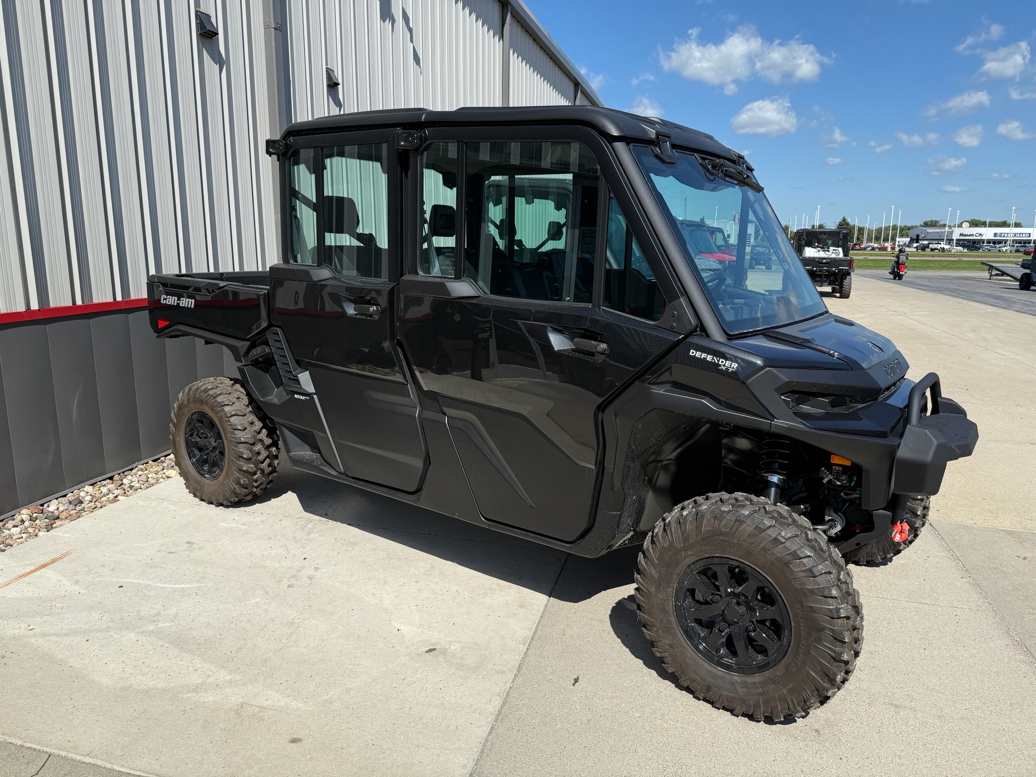 2026 Can-Am™ Defender MAX XT CAB HD11 with 10.25 in. touchscree 2