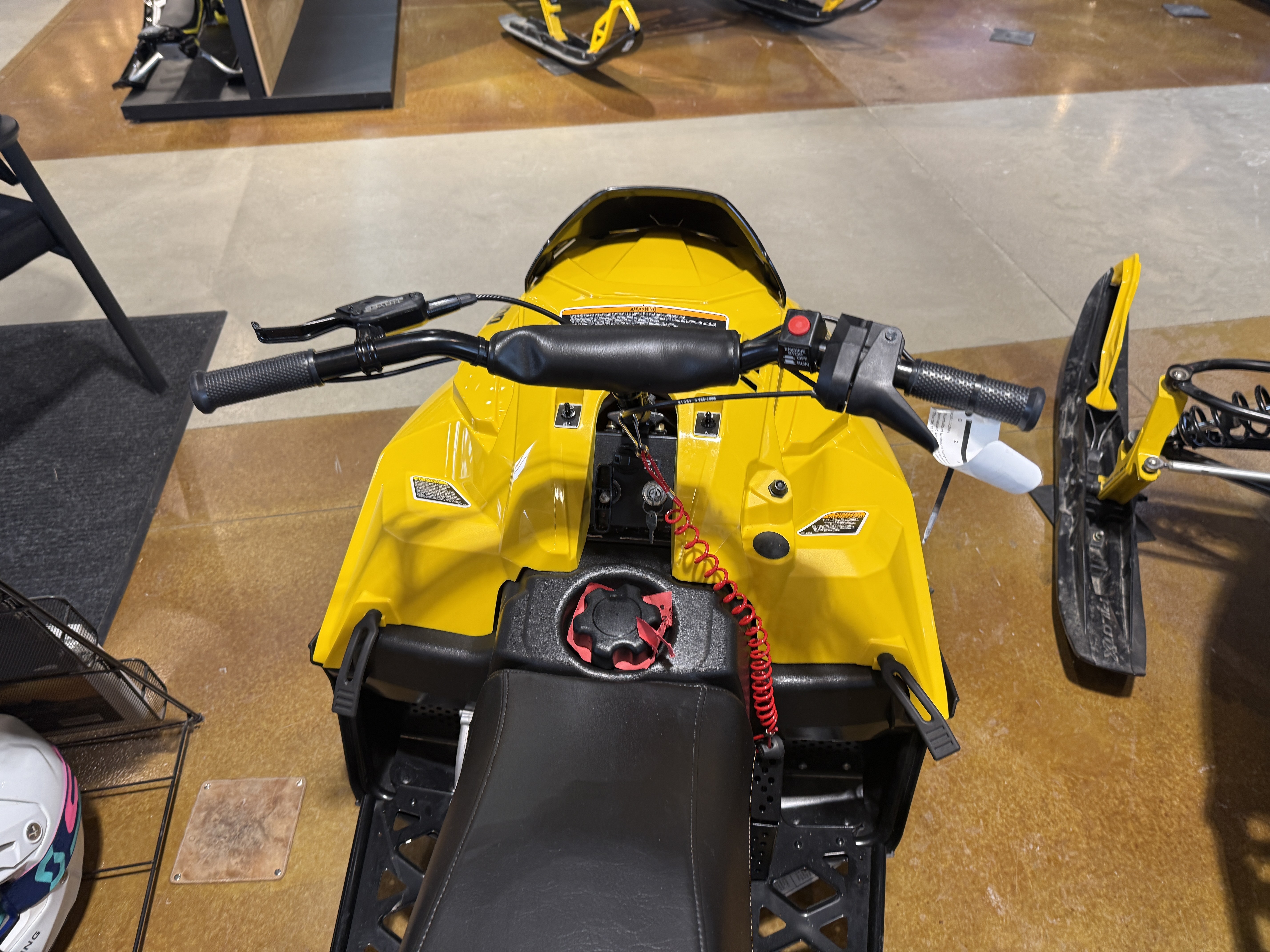 2025 Ski-Doo MXZ 200 ES Cobra 1.0 2