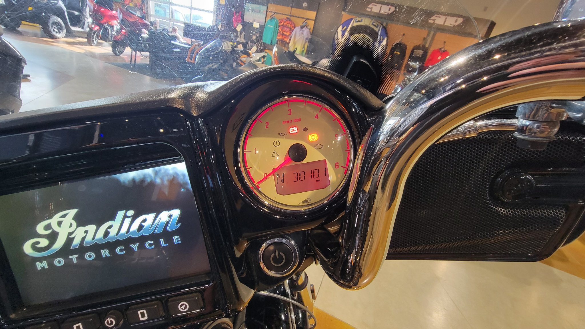 2017  Chieftain® 4