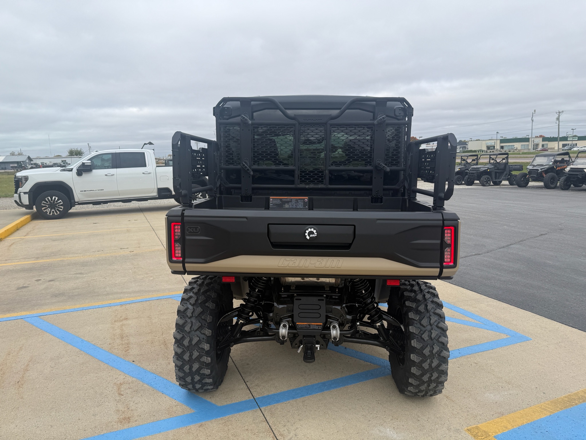 2027 Can-Am™ Defender XU Limited HD11 3