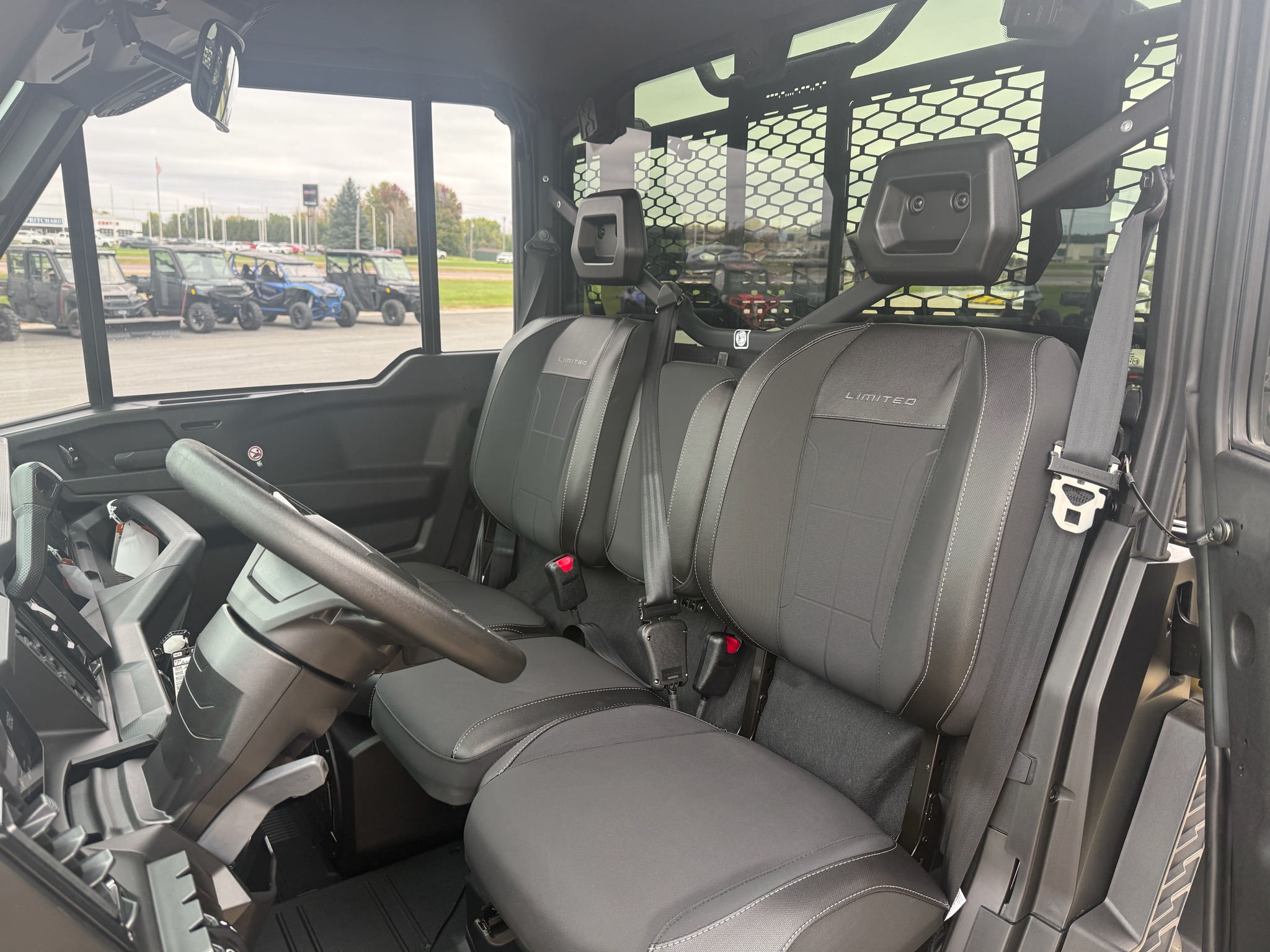 2027 Can-Am™ Defender XU Limited HD11 7