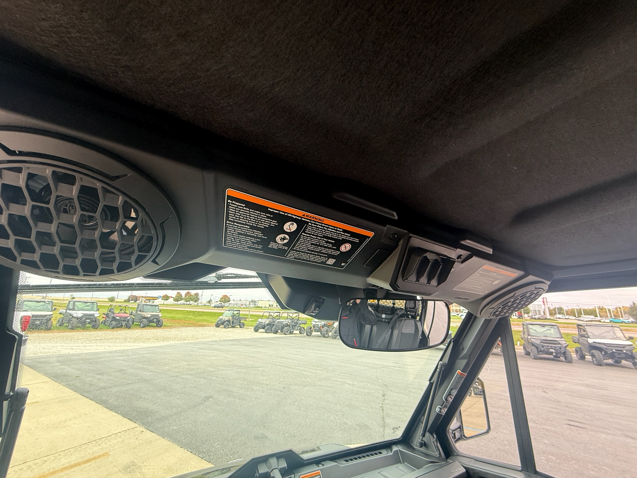 2027 Can-Am™ Defender XU Limited HD11 9