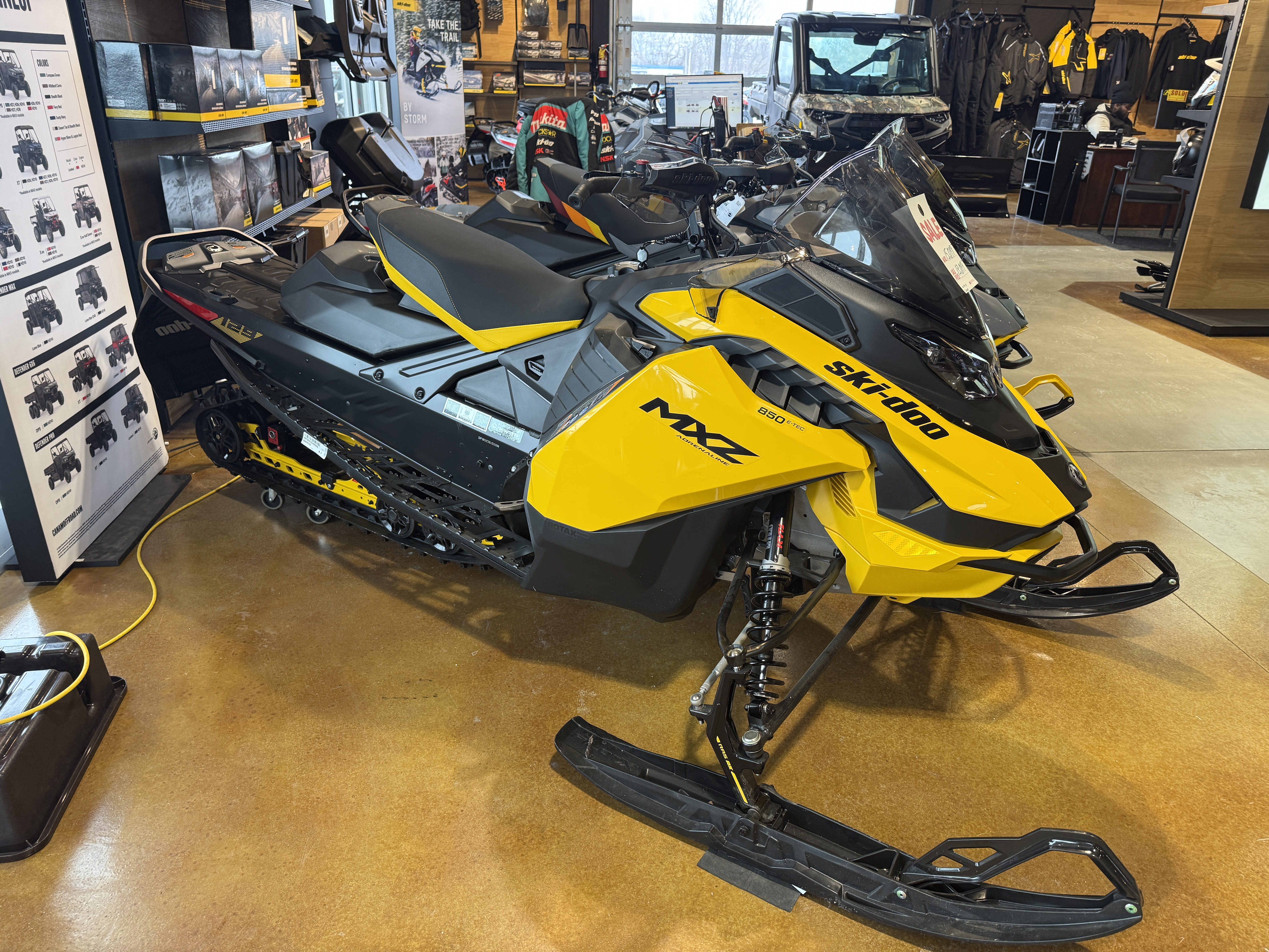 2025 Ski-Doo MXZ Adrenaline 129 850 E-TEC ES Ripsaw 1.25 2