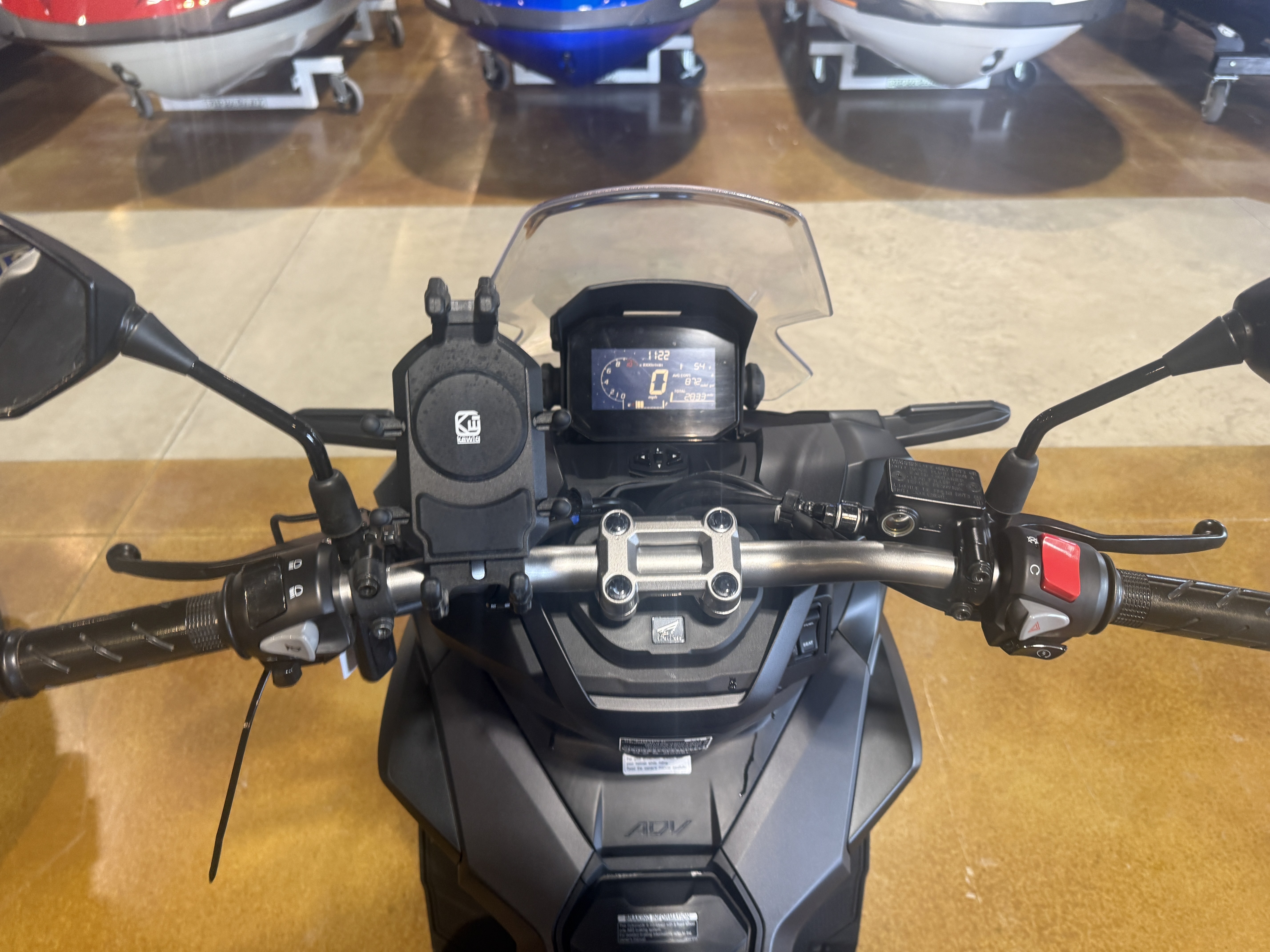 2025 Honda ADV160 3