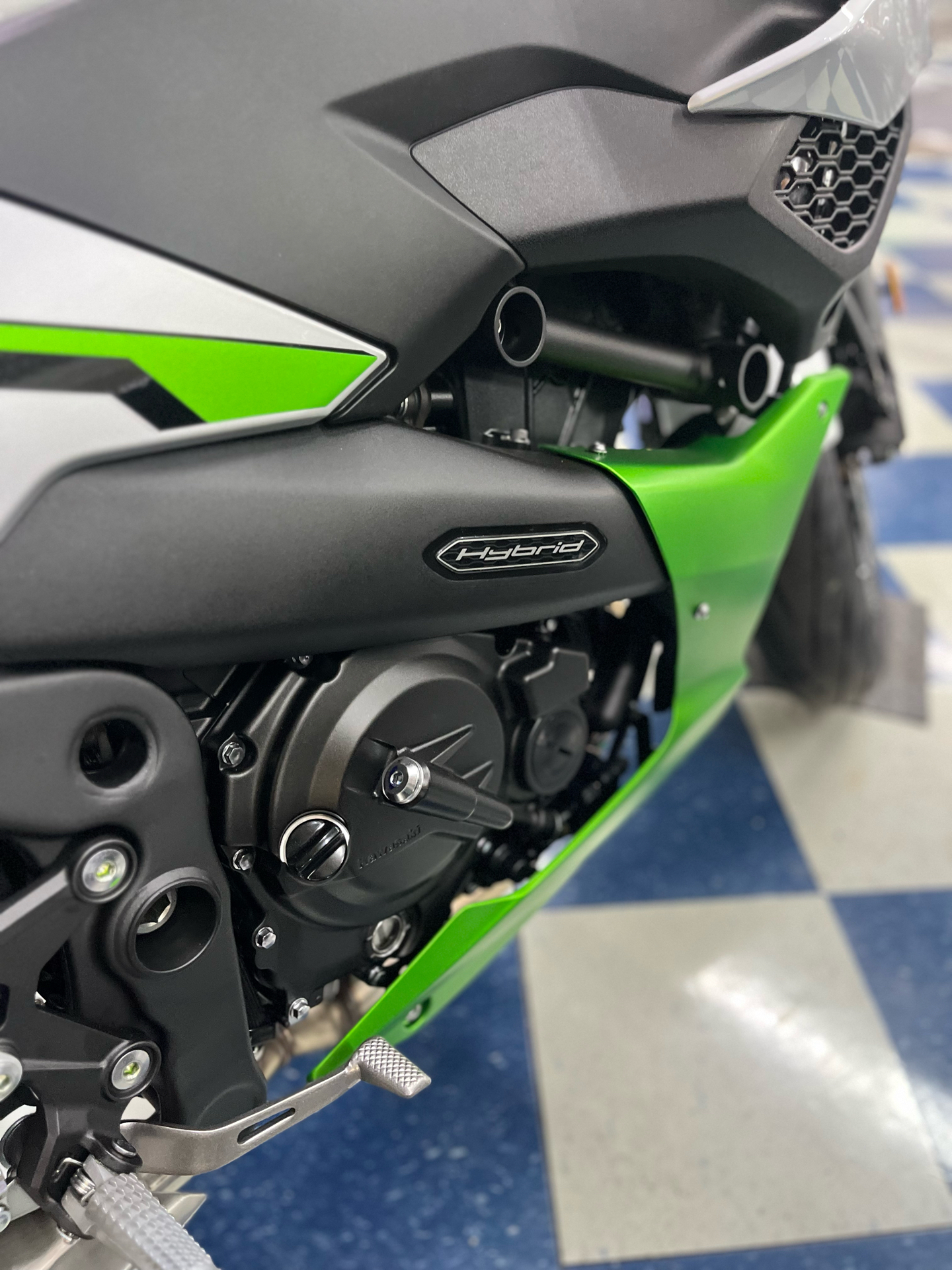 New 2024 Kawasaki Z7 Hybrid ABS, Greensboro NC | Specs