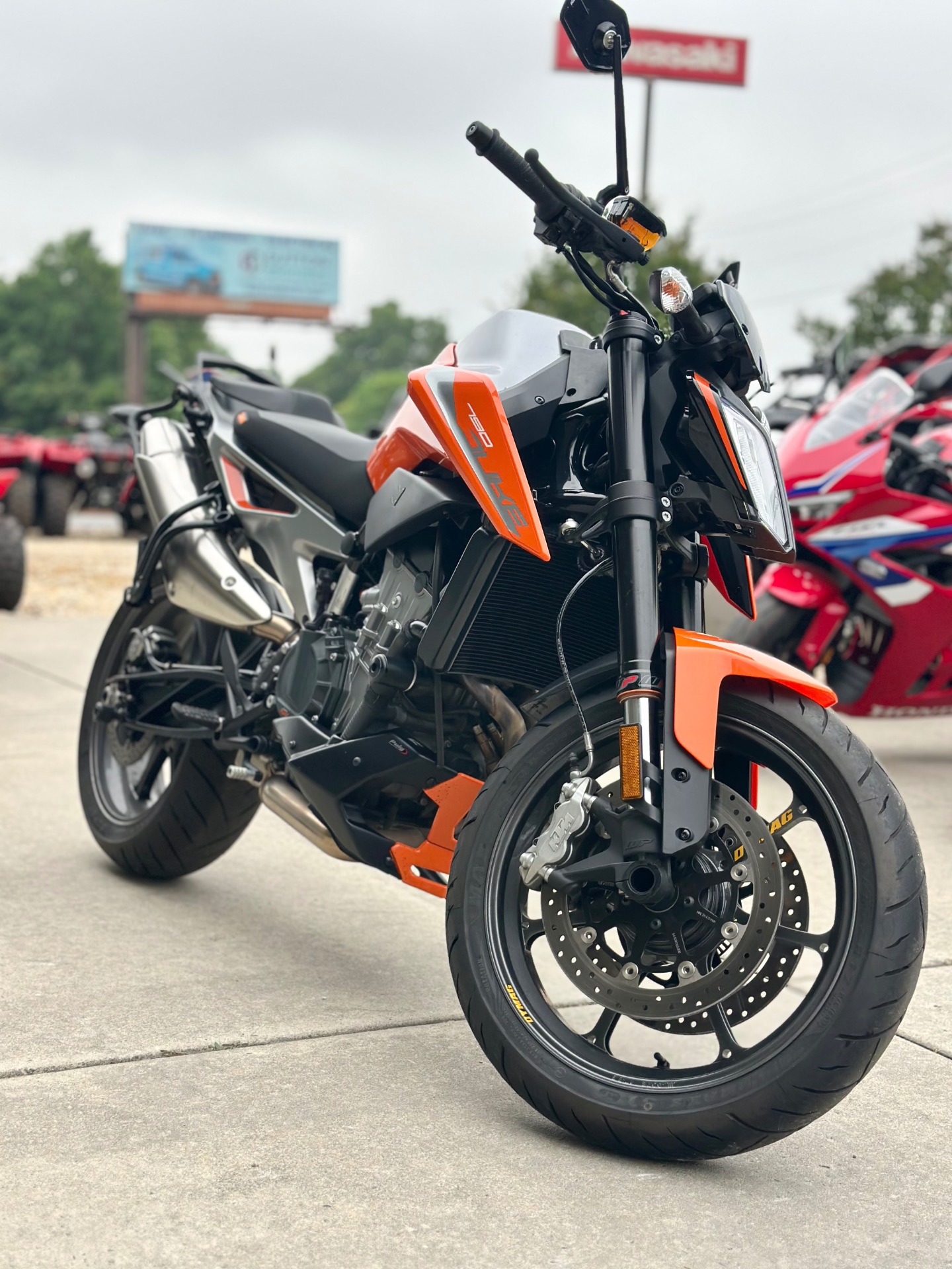 2019 KTM 790 Duke 1