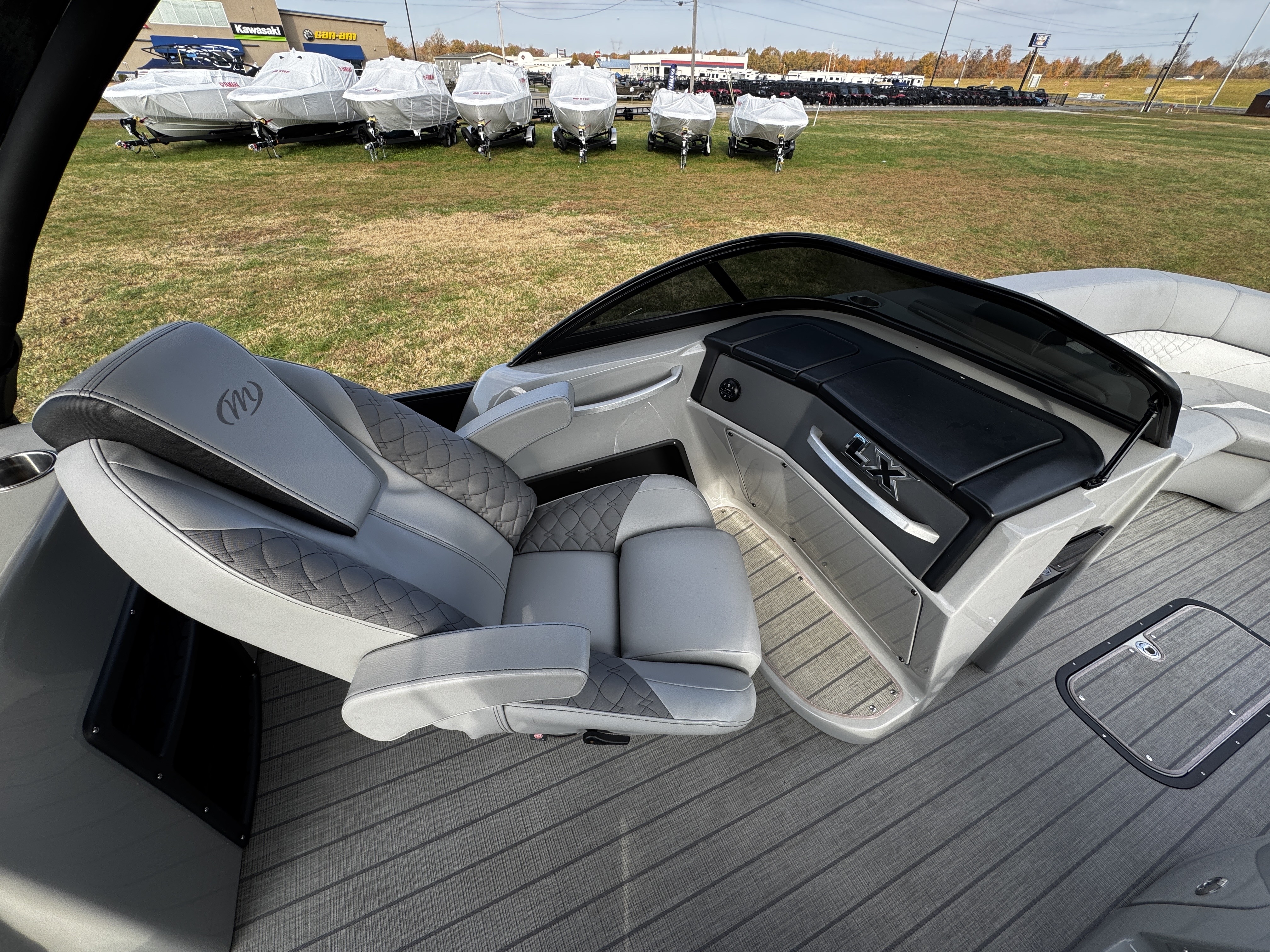 2024 Manitou LX 27 Rear Facing X-treme Windshield (RFXW) in Paducah, Kentucky - Photo 12