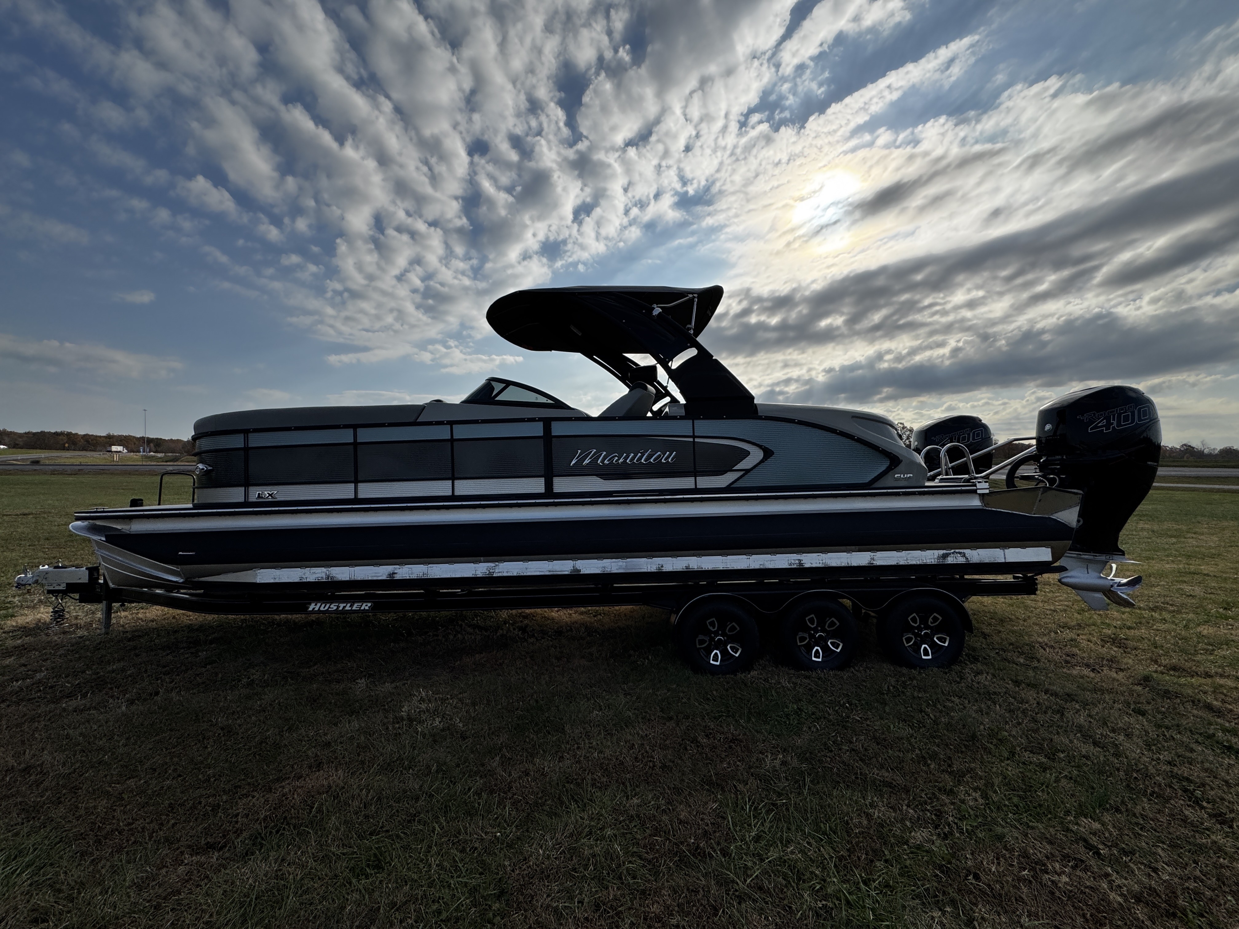 2024 Manitou LX 27 Rear Facing X-treme Windshield (RFXW) in Paducah, Kentucky - Photo 1