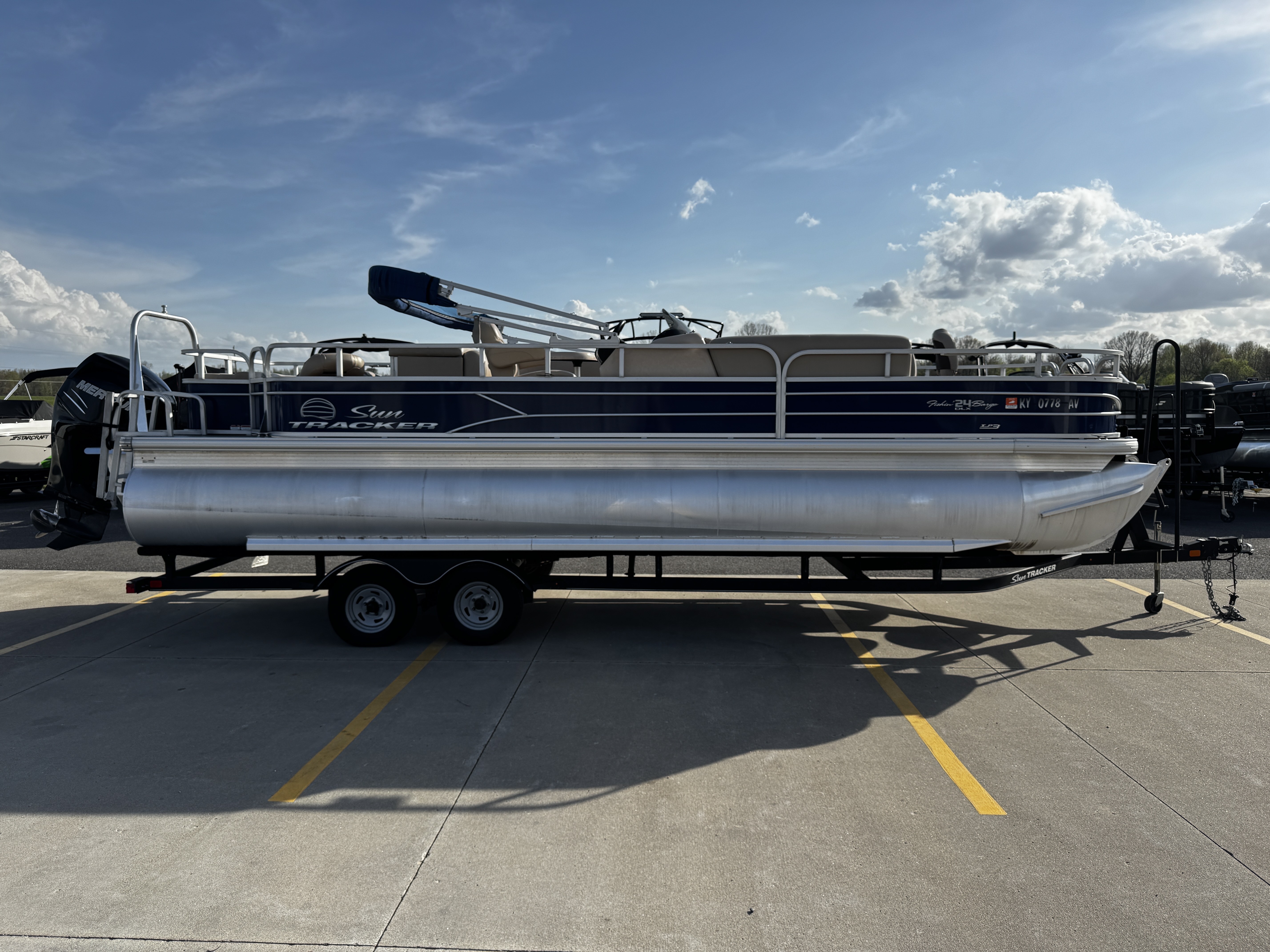 2017 Sun Tracker Fishin' Barge 24 DLX, Paducah KY | Used Power