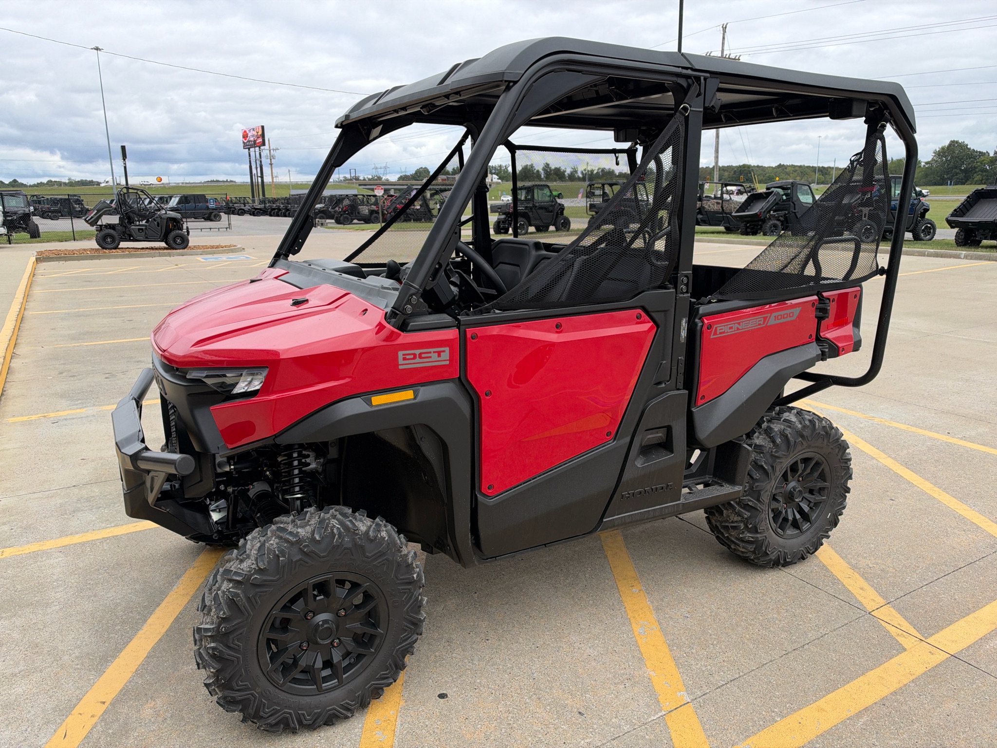 2026 Honda Pioneer 1000-5 Deluxe 1