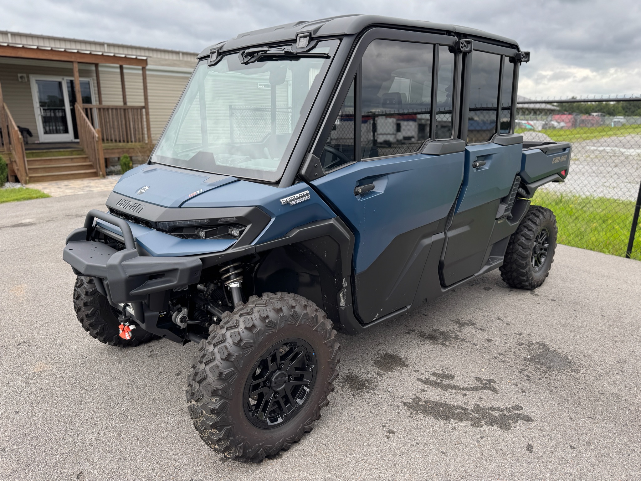 2026 Can-Am™ Defender MAX Limited HD11 1