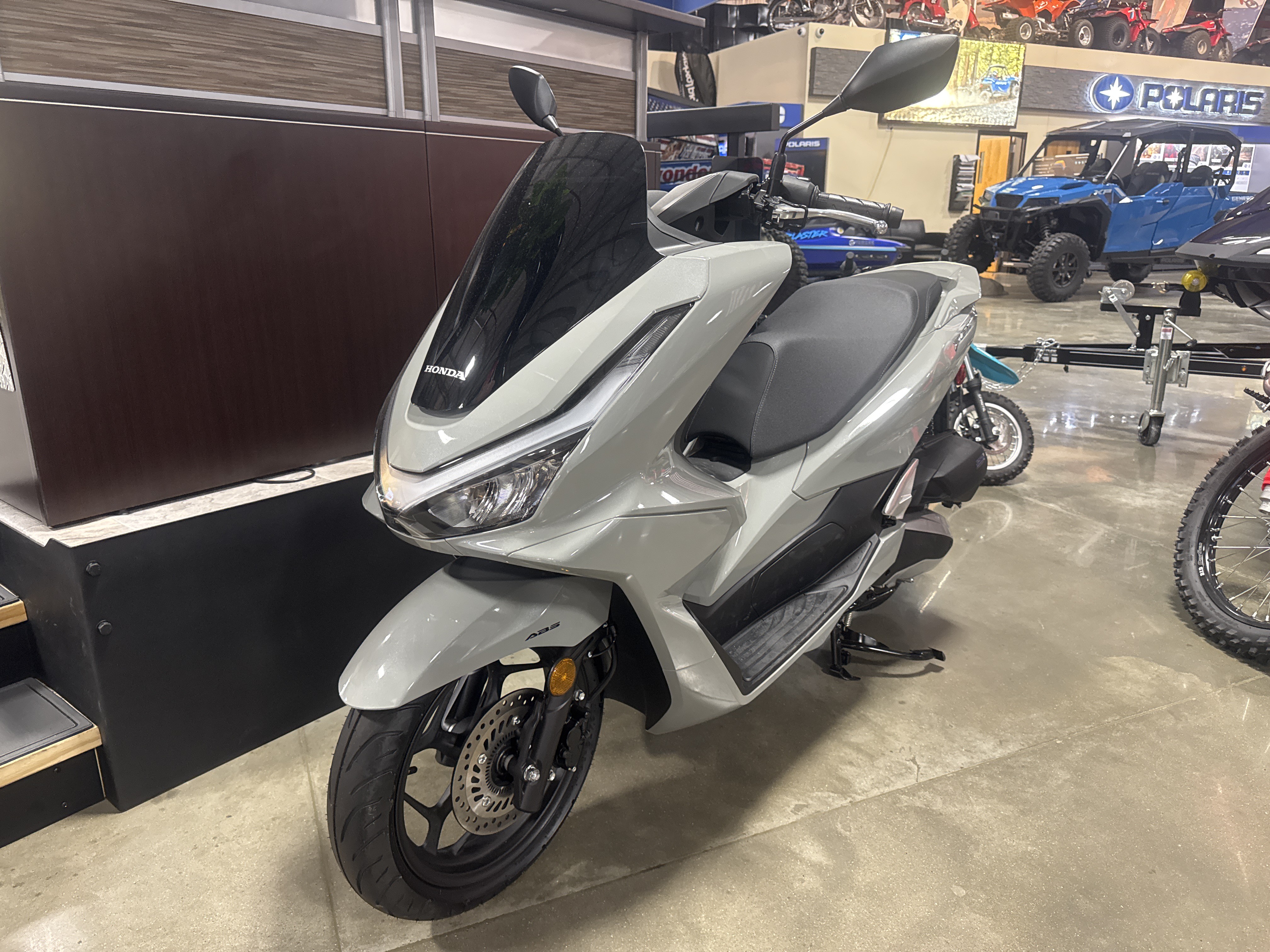 2025 Honda PCX in Paducah, Kentucky - Photo 2