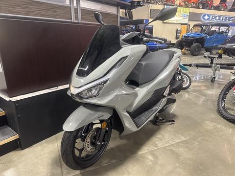 2025 Honda PCX in Paducah, Kentucky - Photo 2