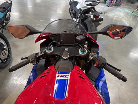 2025 Honda CBR1000RR-R Fireblade SP in Paducah, Kentucky - Photo 4