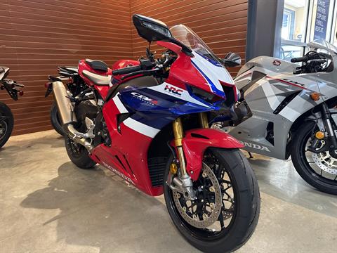2025 Honda CBR1000RR-R Fireblade SP in Paducah, Kentucky - Photo 8