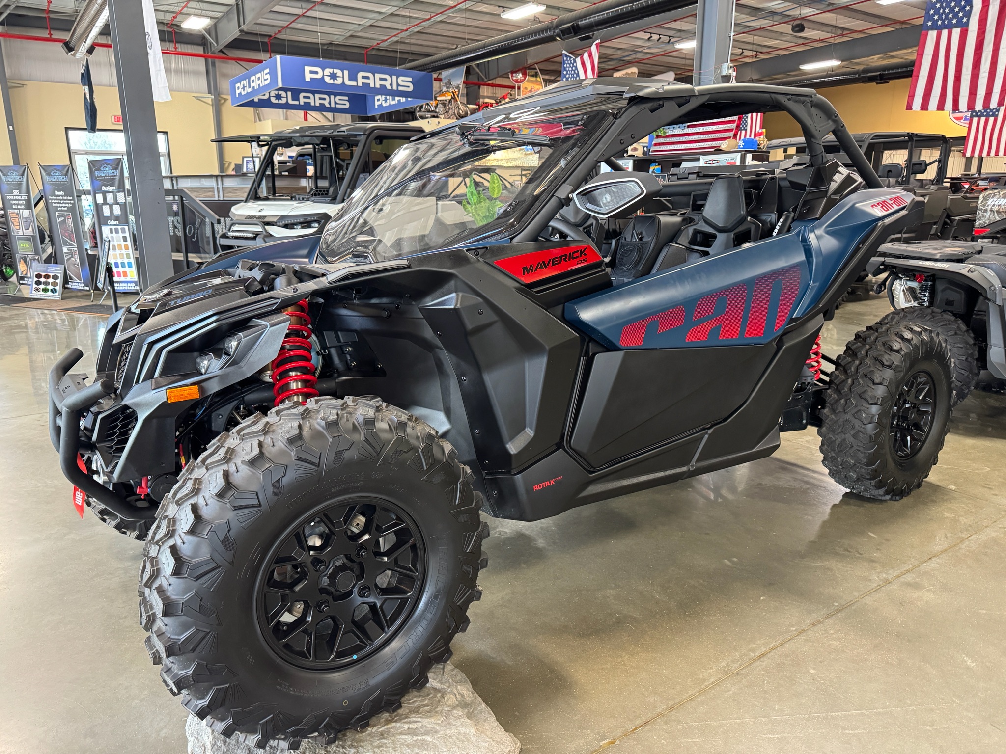 2026 Can-Am™ Maverick X3 DS TURBO 1